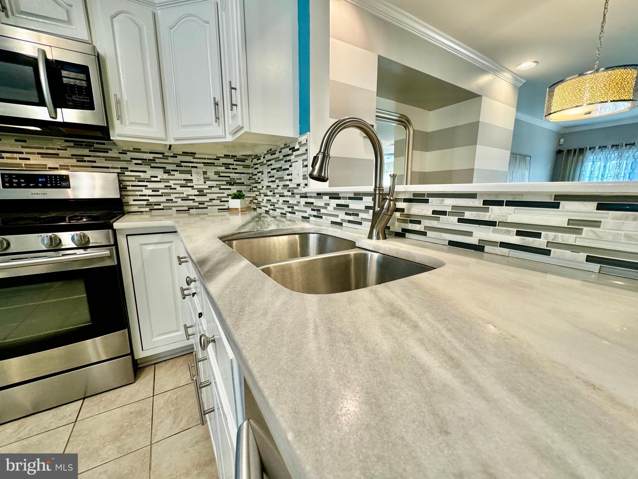 WOODVIEW VILLAGE - Residential