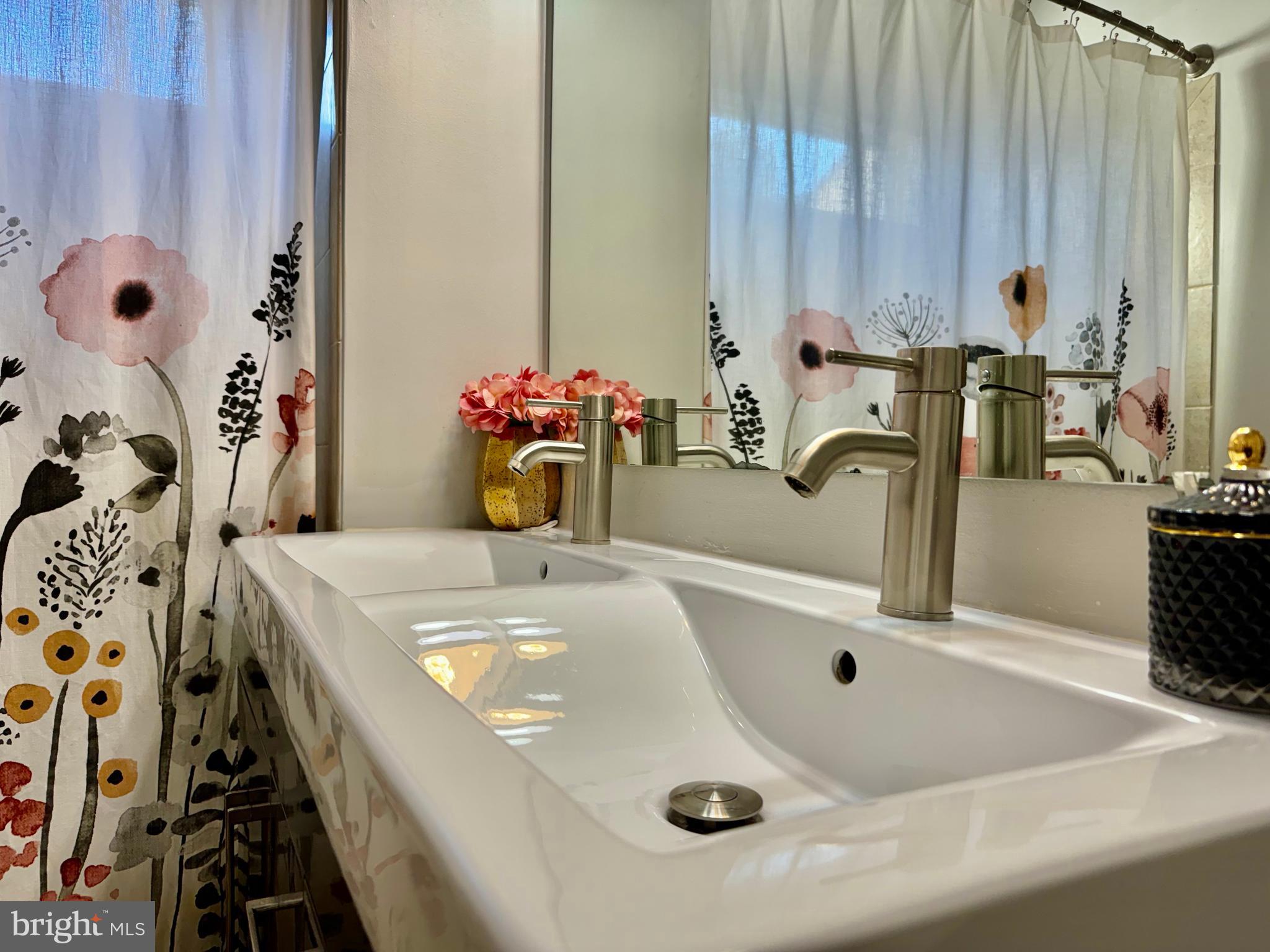 WOODVIEW VILLAGE - Residential