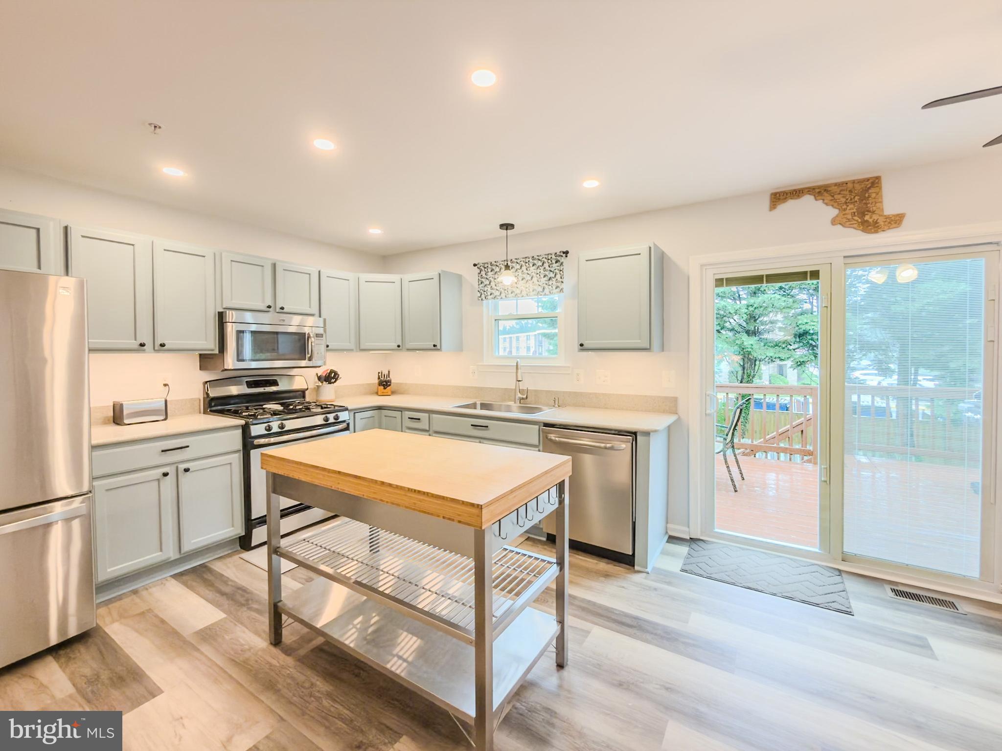 JEFFERSON CHASE - Residential