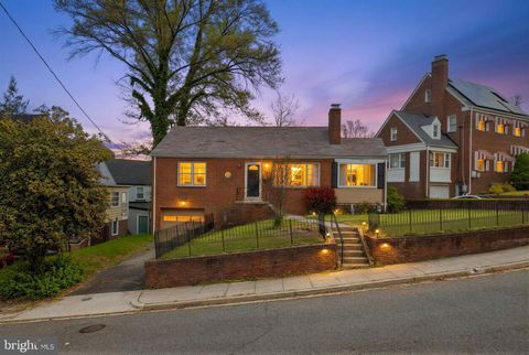 Photo of 3414 Highwood Drive SE, WASHINGTON, DC 20020 (MLS # DCDC2255586)