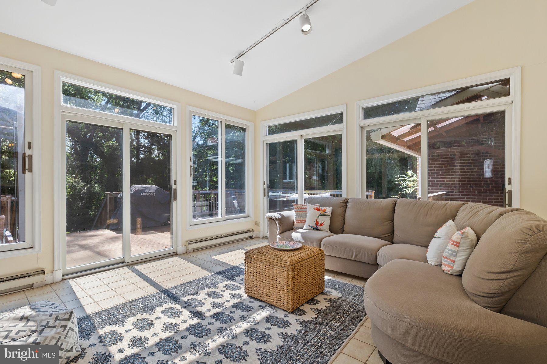 RUXTON - Residential