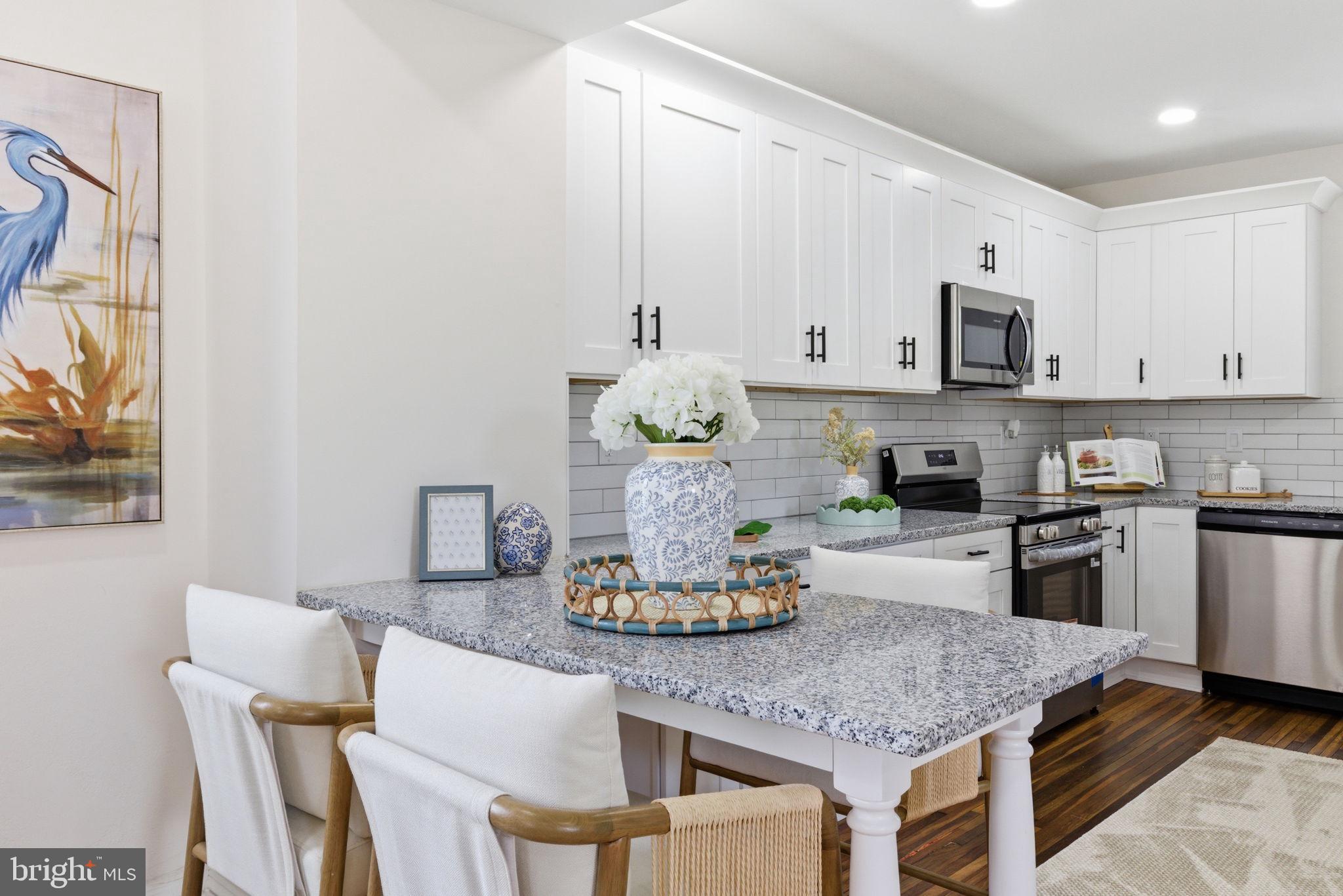 FAIRVIEW COURT - Residential