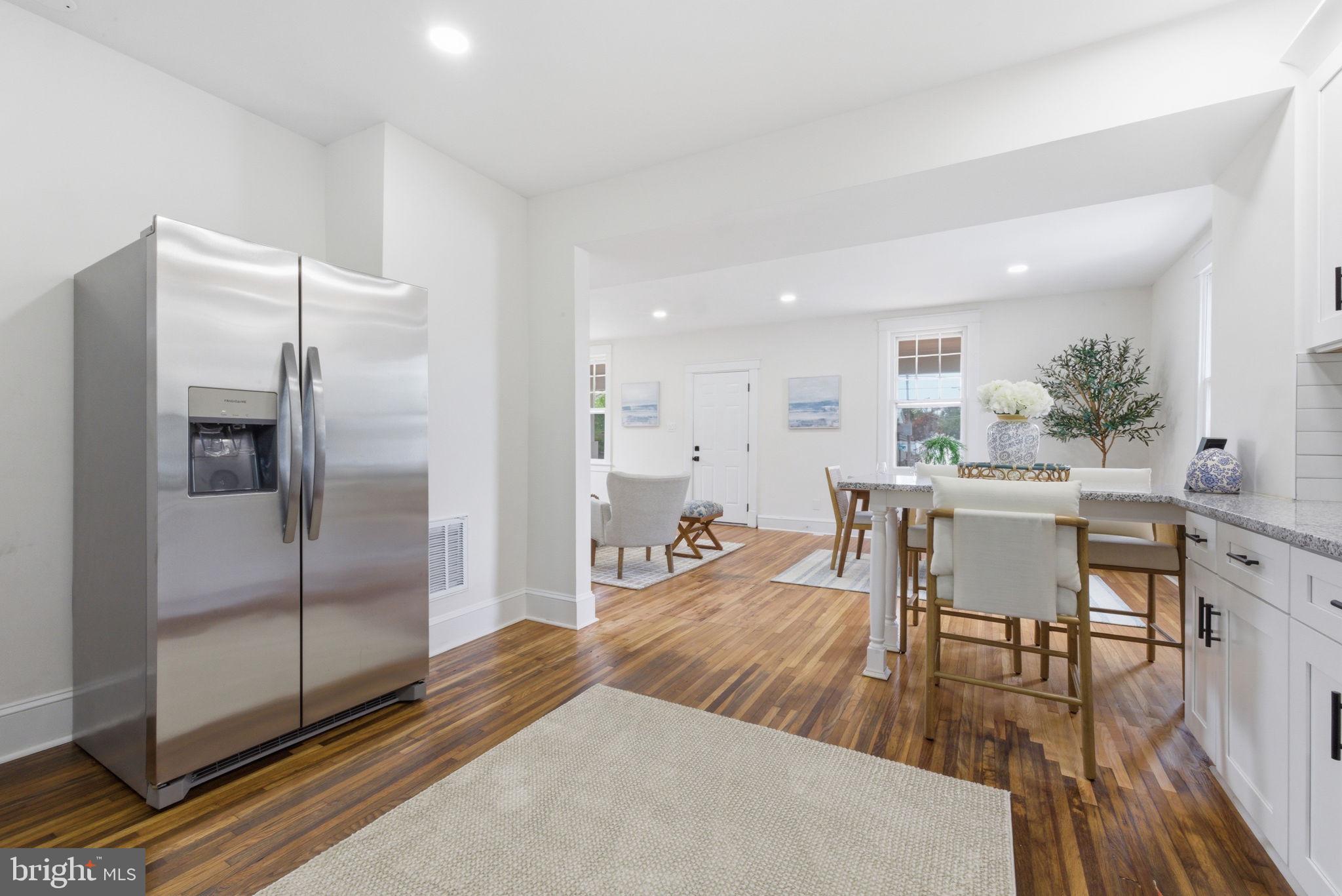 FAIRVIEW COURT - Residential