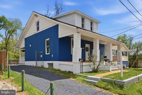 1101 N Royal Avenue N, Front Royal, VA 22630 - #: VAWR2014108