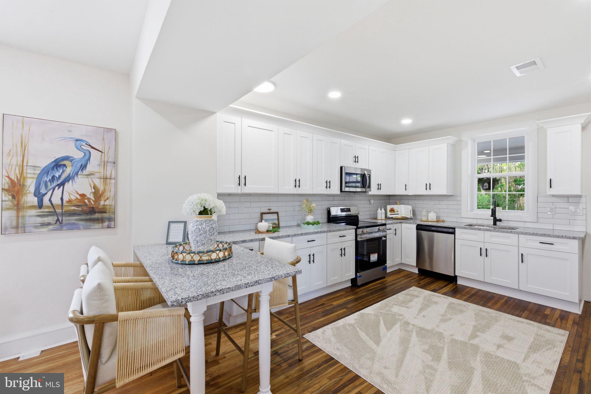 FAIRVIEW COURT - Residential