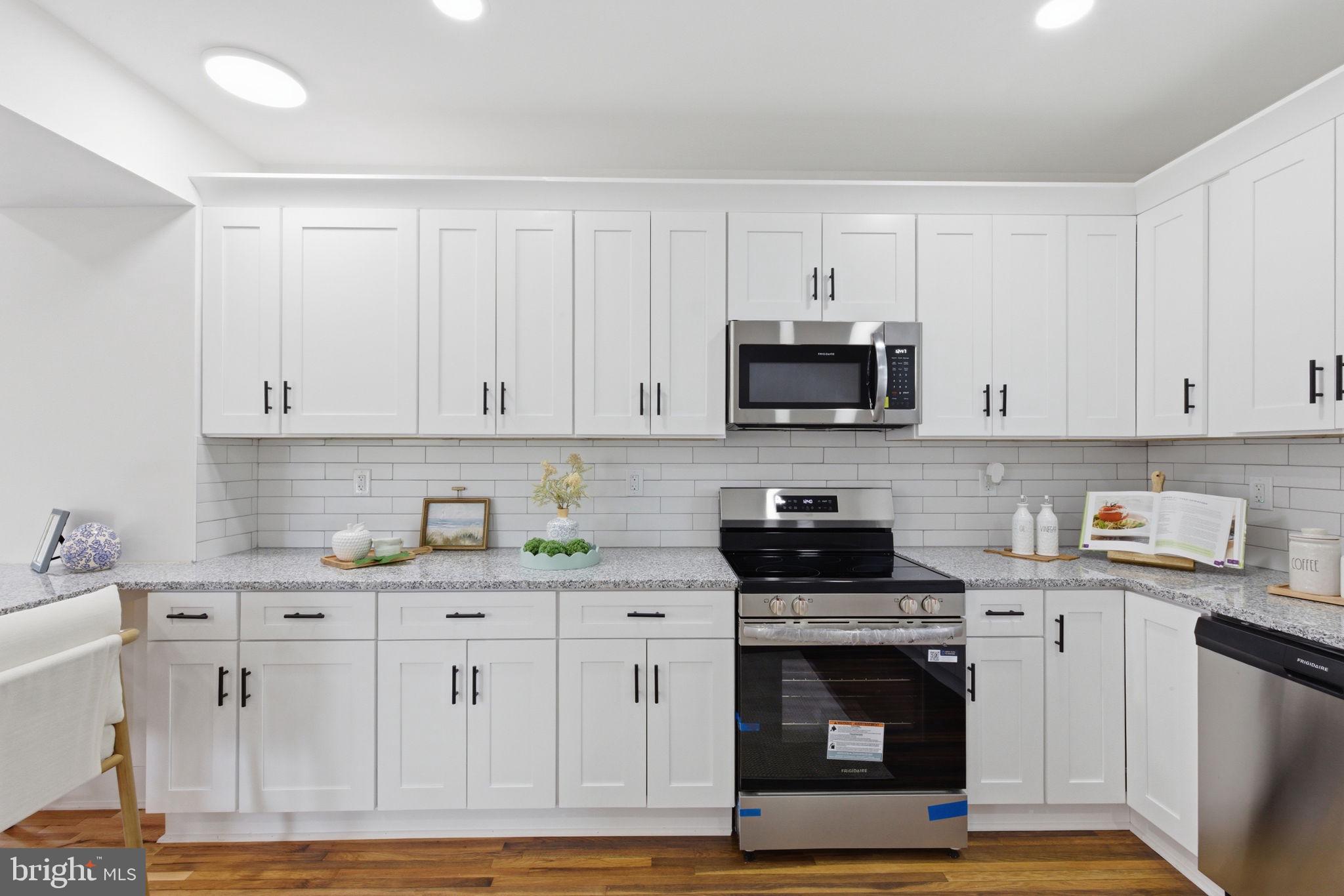 FAIRVIEW COURT - Residential