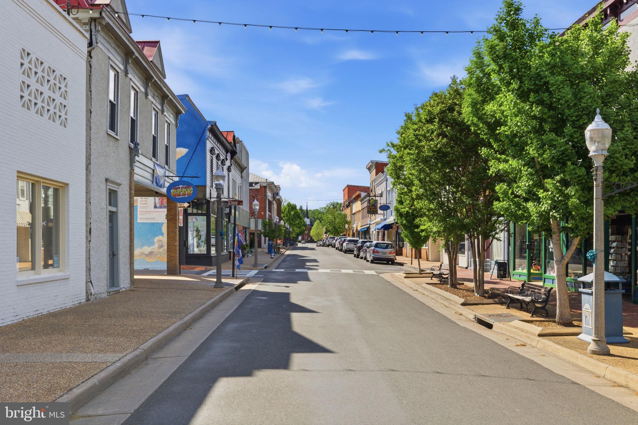 FAIRVIEW COURT - Residential