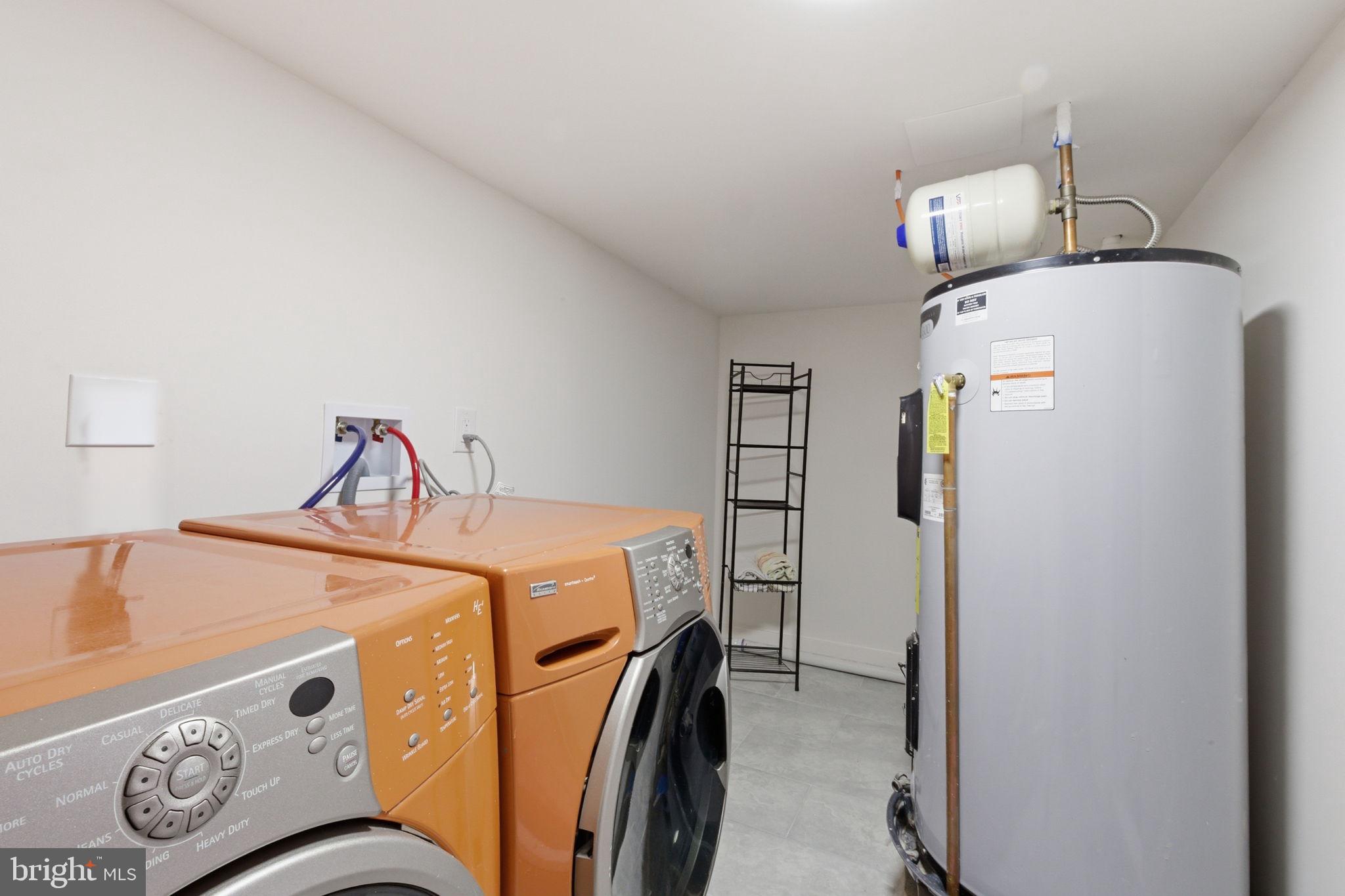 FAIRVIEW COURT - Residential