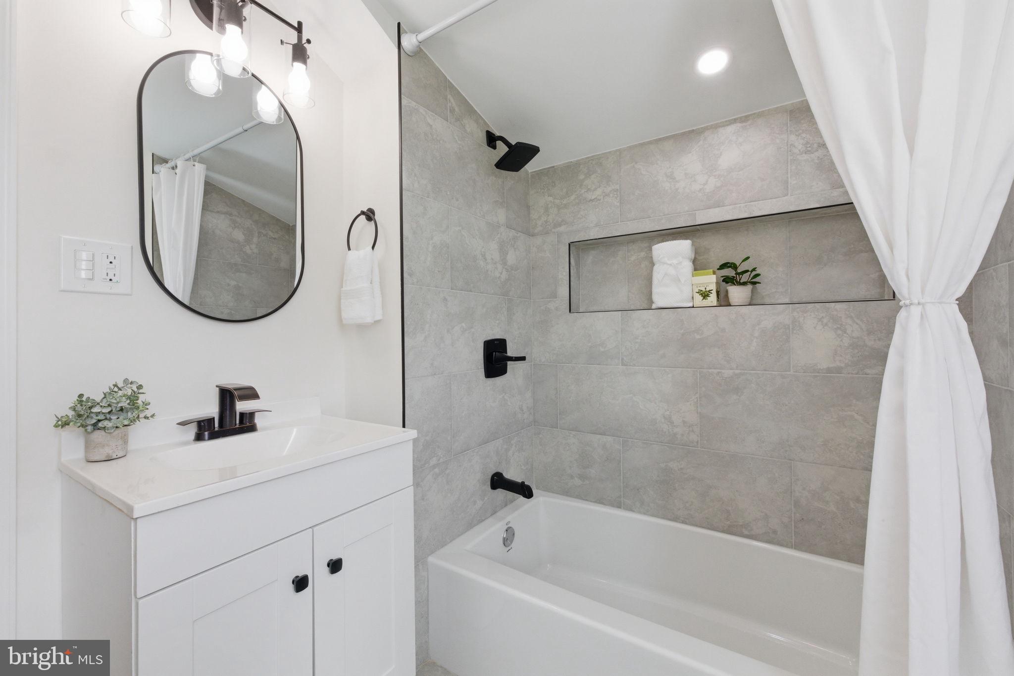 FAIRVIEW COURT - Residential