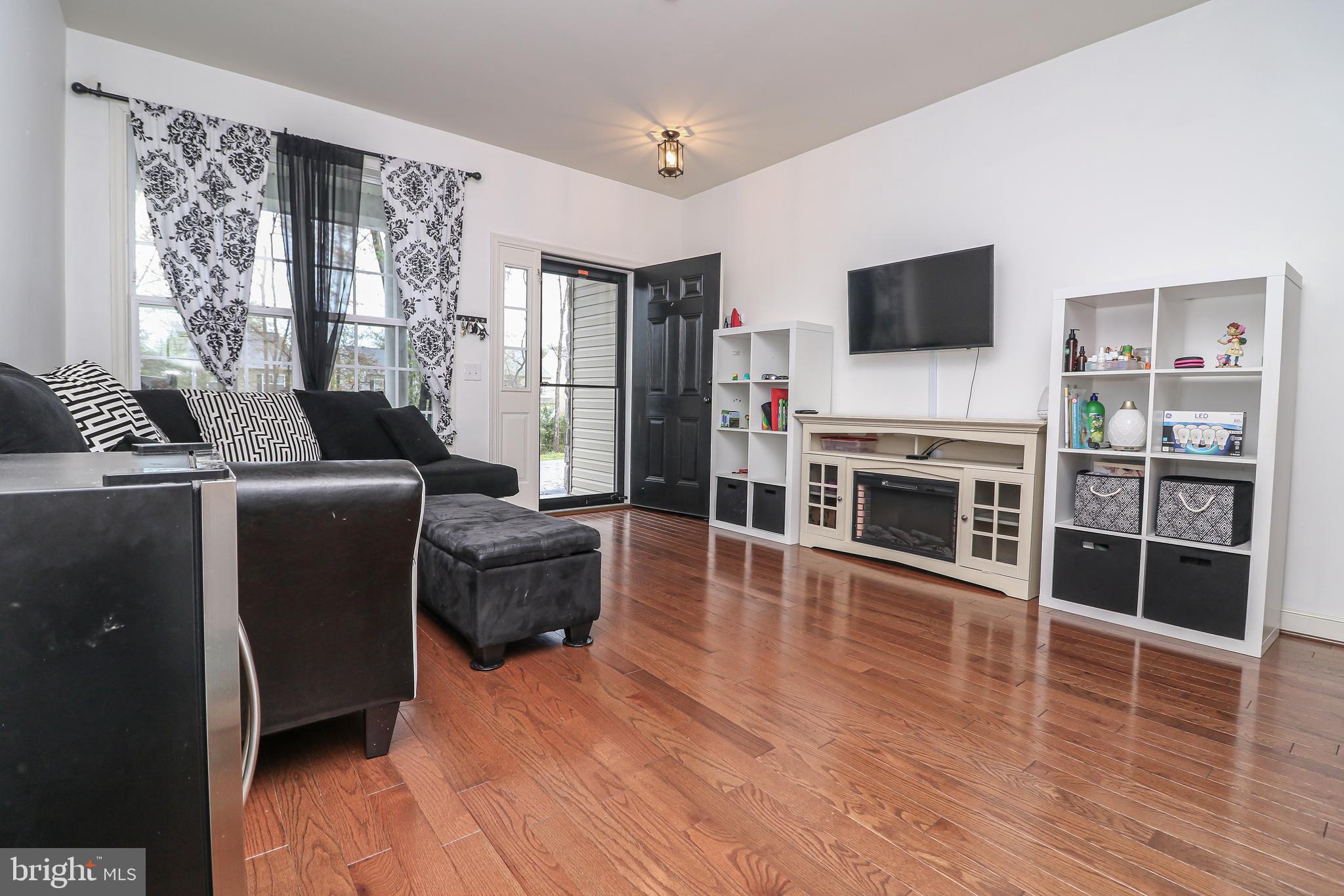 ELIZABETH PLACE - Residential Lease