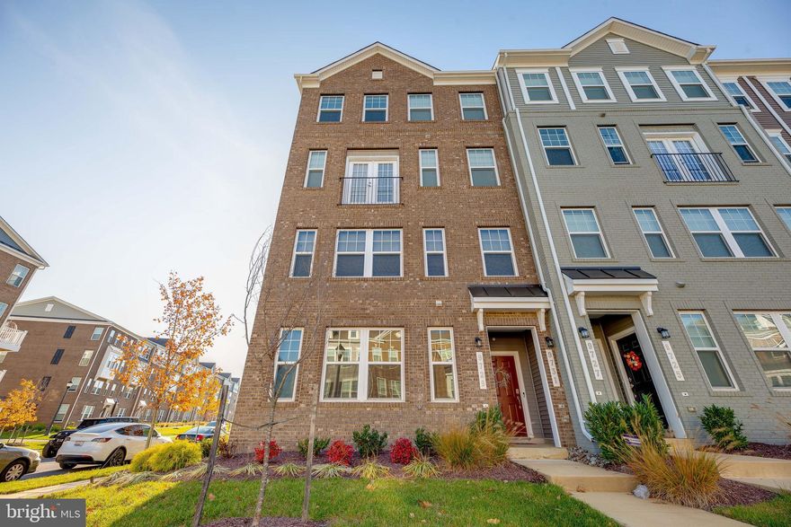 Welcome home to this gorgeous, two level end-unit condo situated in the sought after community of Westphalia.  Like New, recently built in 2018, this beautiful one-car garage home boasts a beautiful kitchen with open floor plan . The second level features 2 bedrooms, 2 bathrooms PLUS a den with a walkout balcony!  The master bedroom includes a grand master bath with walk-in shower, double vanity and a walk-in closet.  Agents, please bring your buyers to see this beautiful home! It won't last long!!