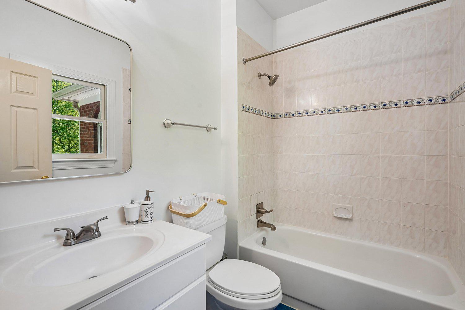 RIVERBEND KNOLLS - Residential