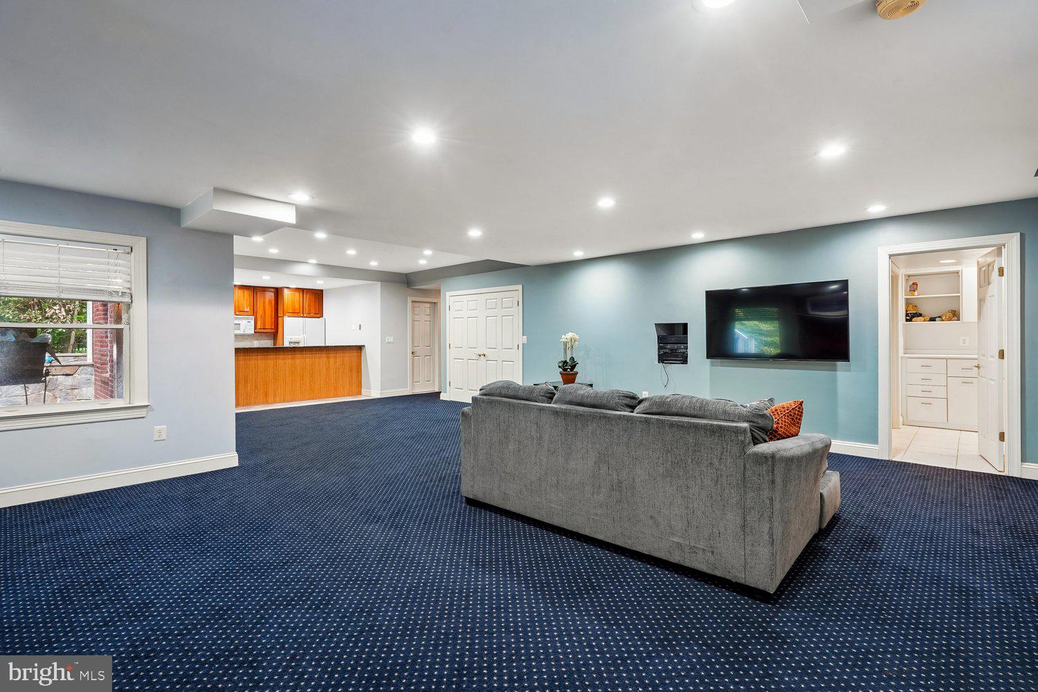 RIVERBEND KNOLLS - Residential