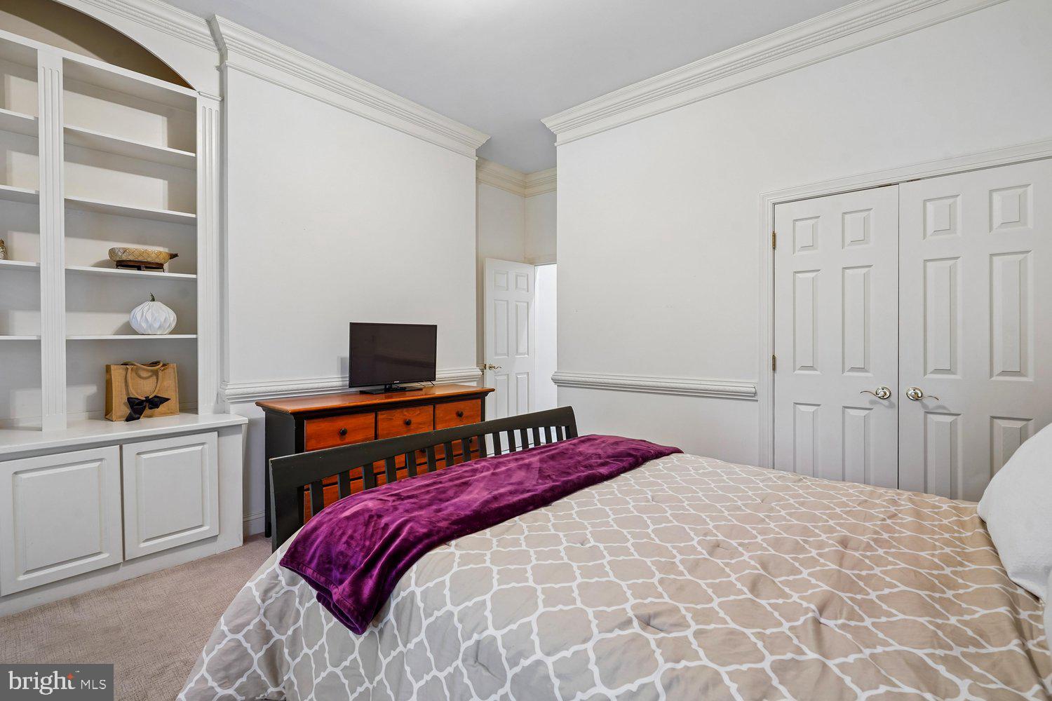 RIVERBEND KNOLLS - Residential