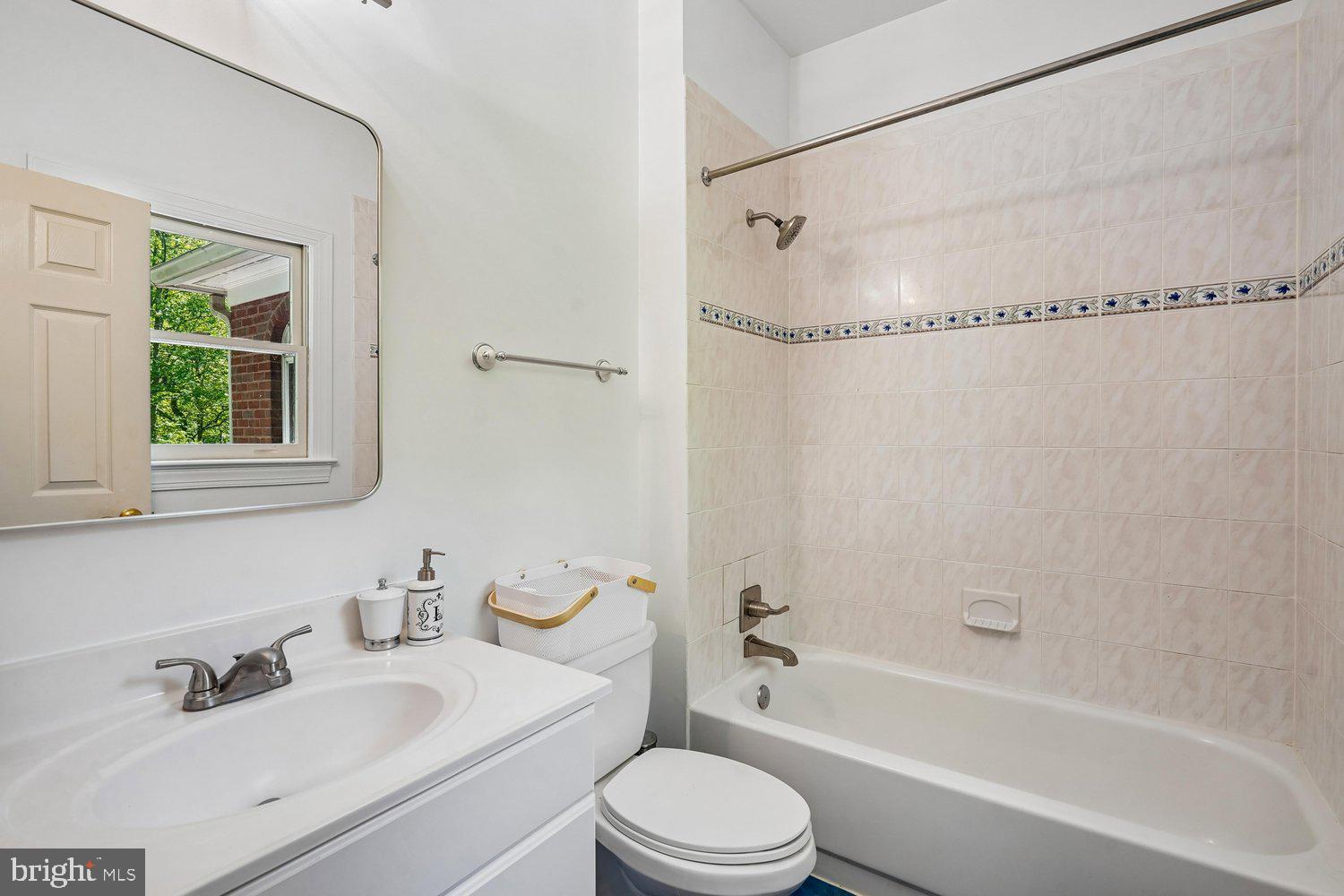 RIVERBEND KNOLLS - Residential