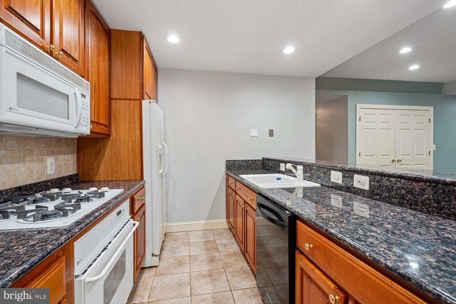 RIVERBEND KNOLLS - Residential