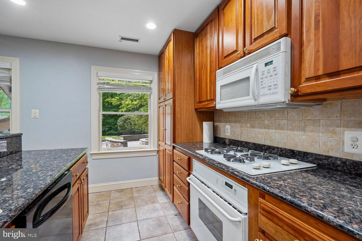 RIVERBEND KNOLLS - Residential