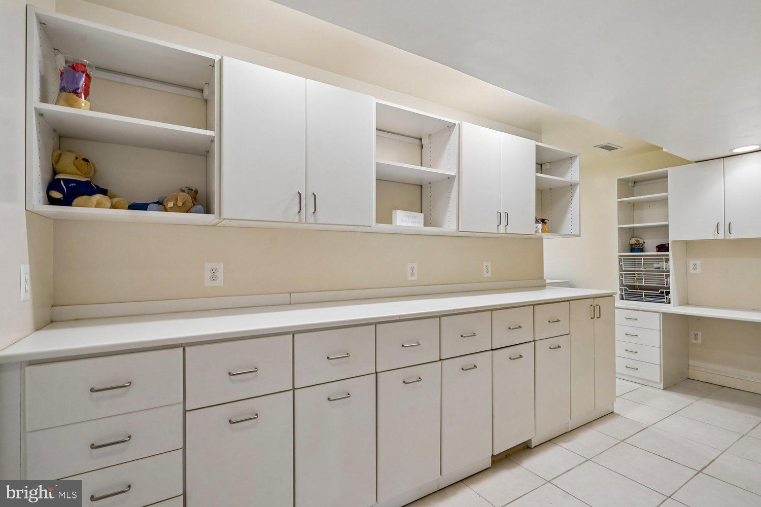 RIVERBEND KNOLLS - Residential