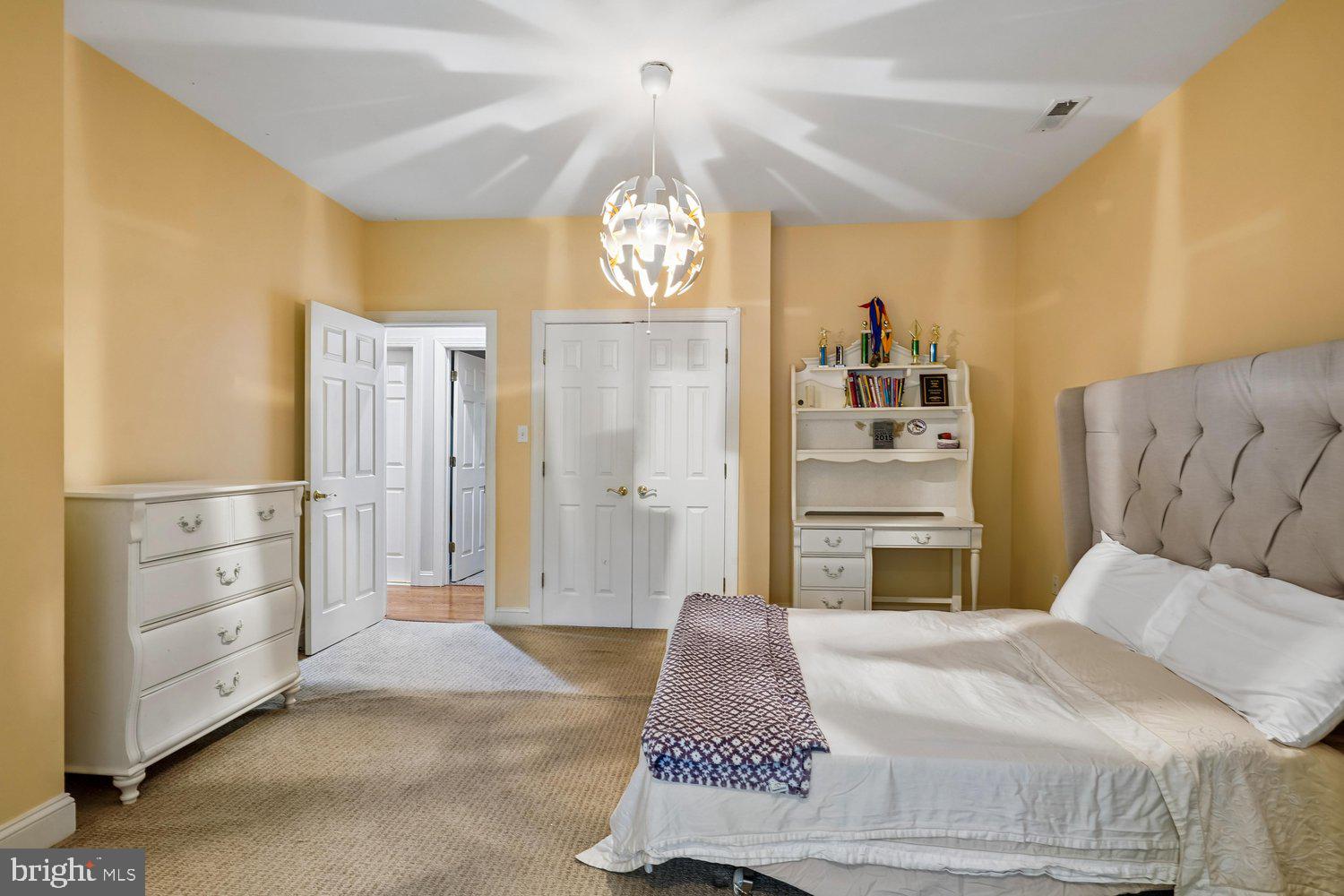RIVERBEND KNOLLS - Residential