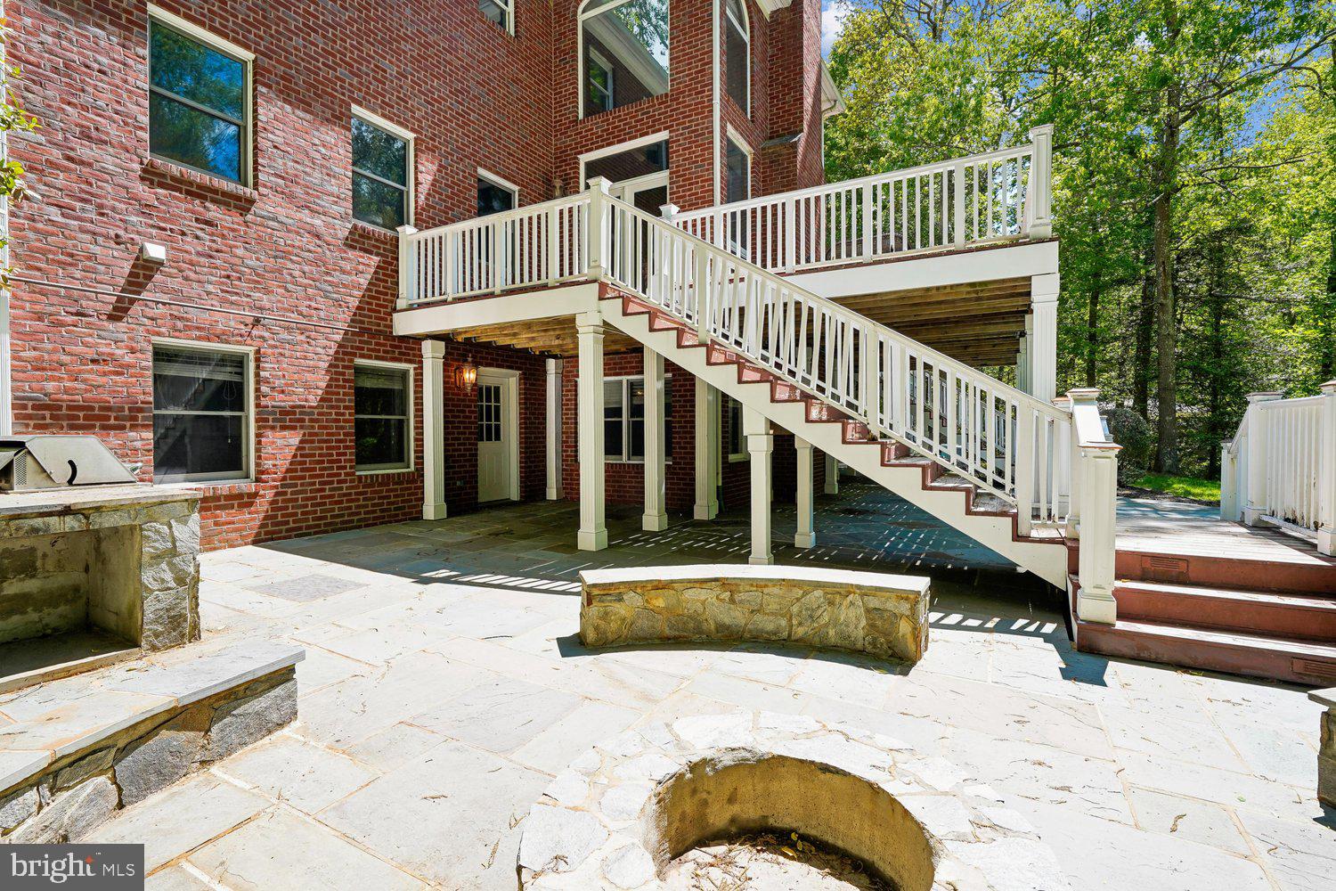 RIVERBEND KNOLLS - Residential