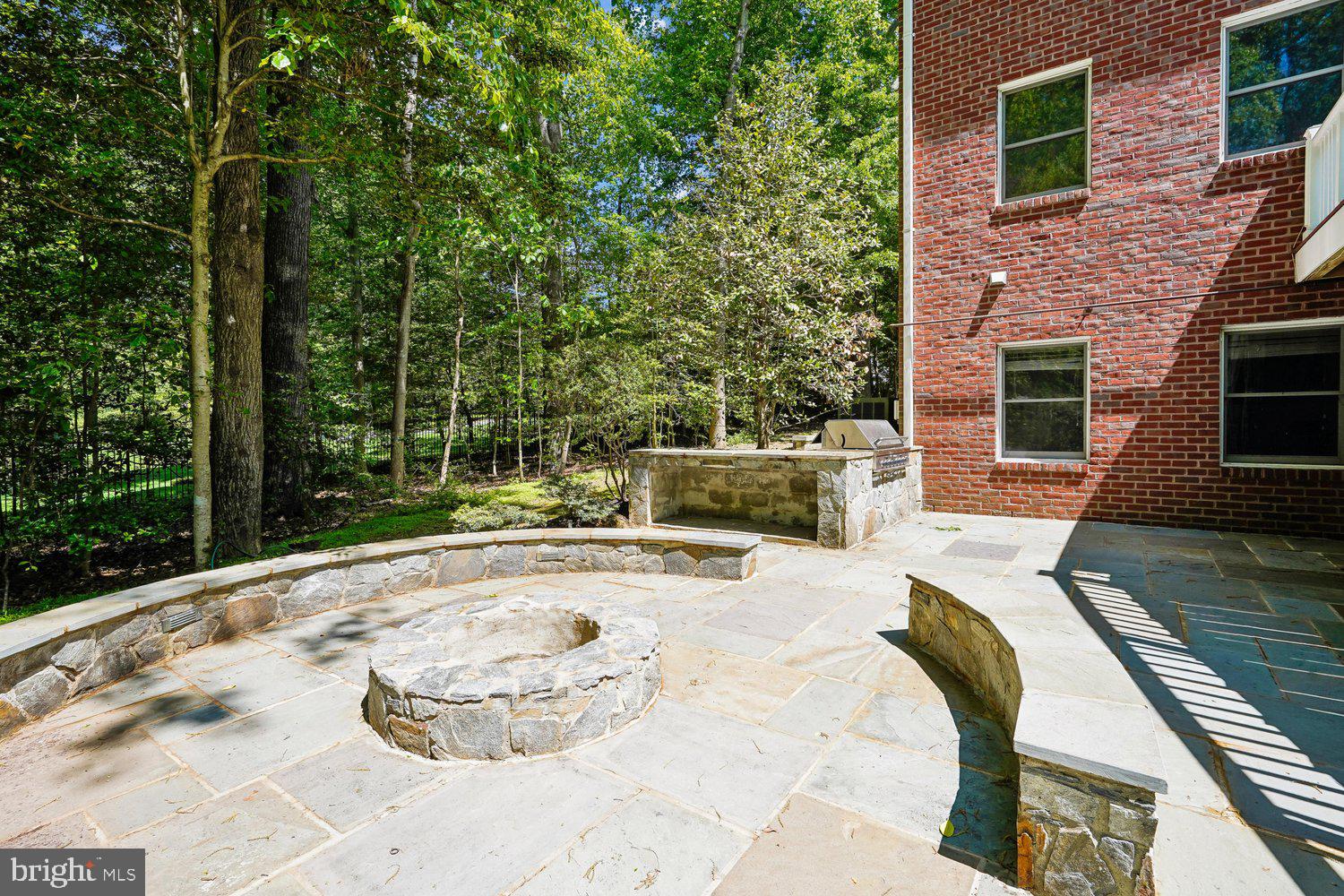RIVERBEND KNOLLS - Residential