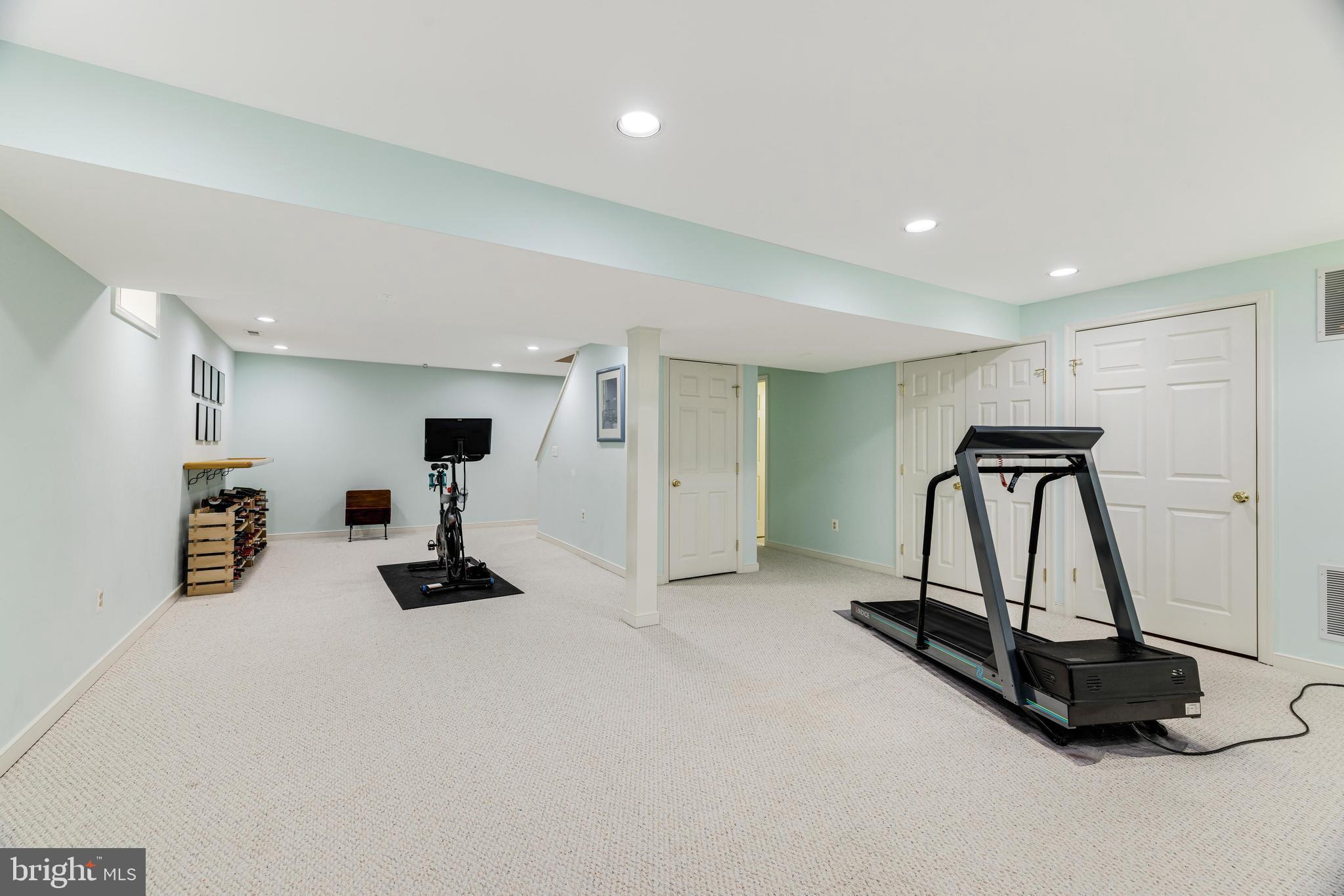 HASTINGS HUNT - Residential