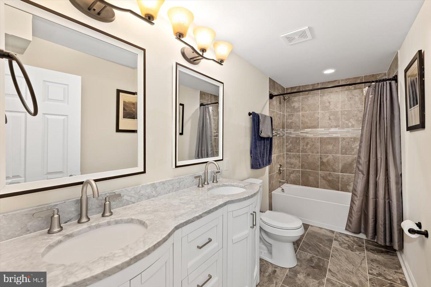 ARTILLERY RIDGE - Residential