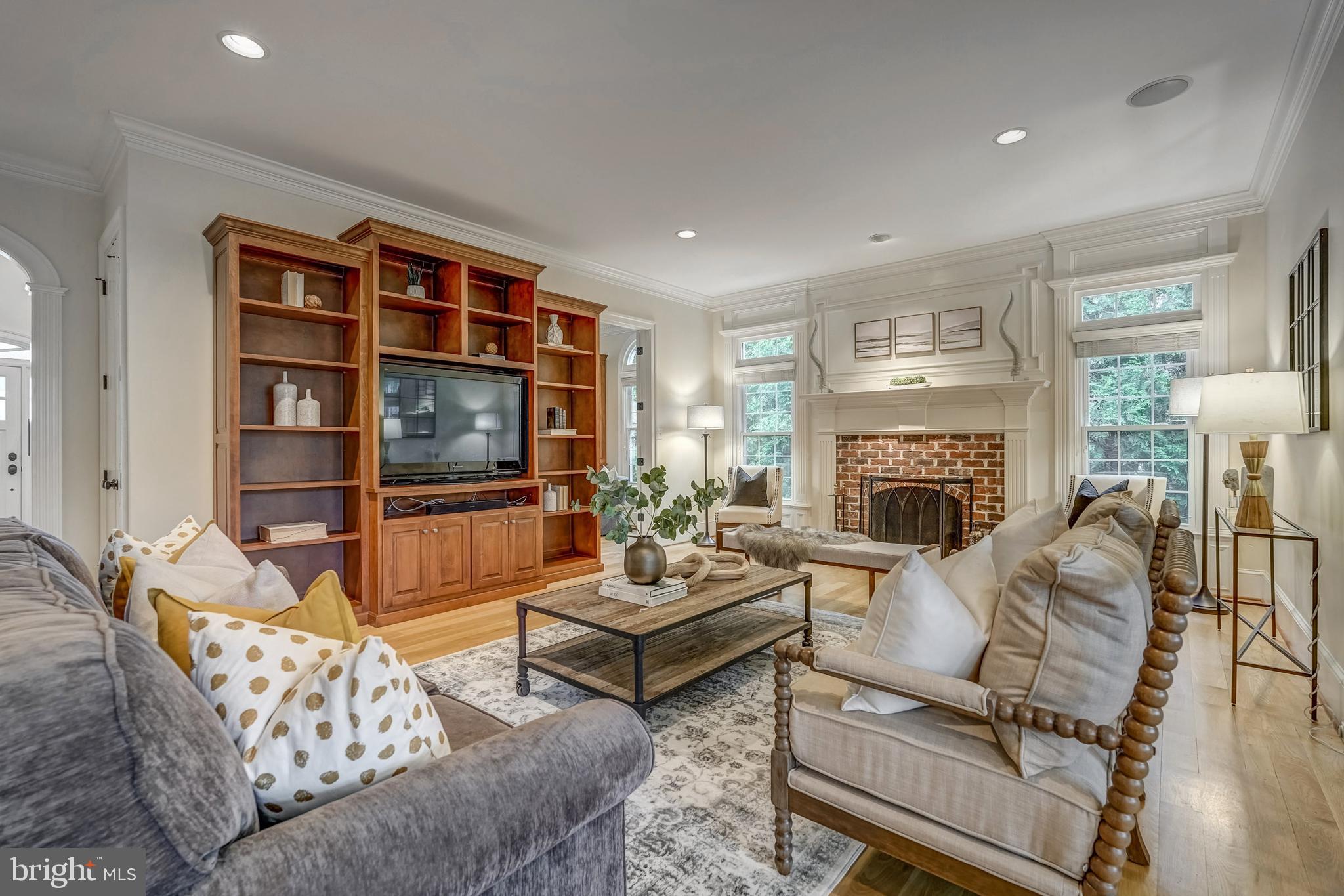 FOUNDERS BRIDGE - Residential