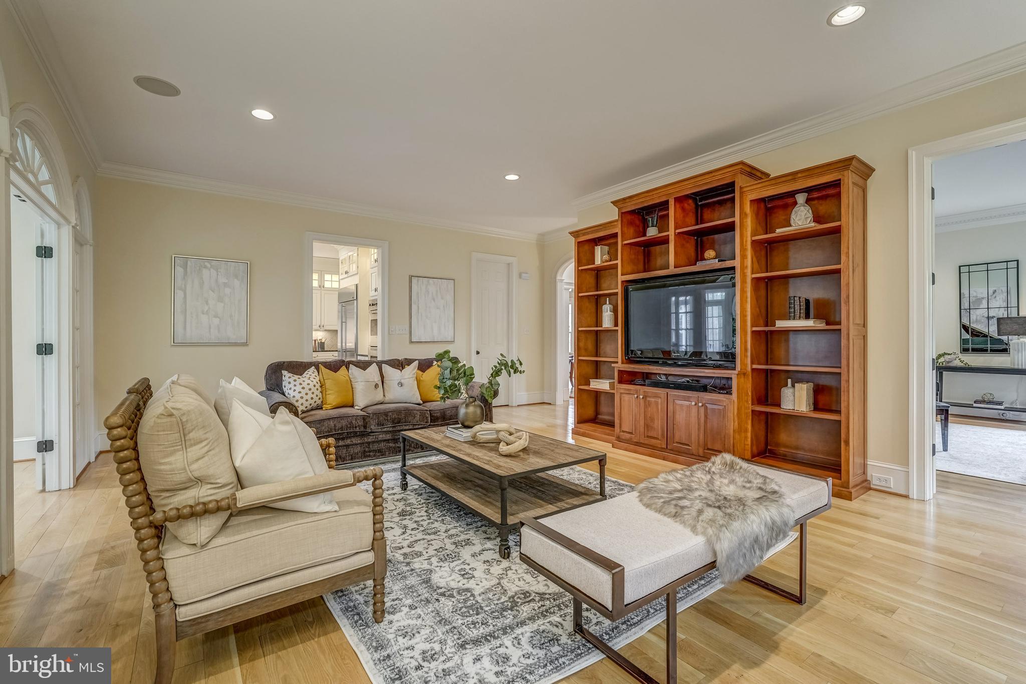 FOUNDERS BRIDGE - Residential