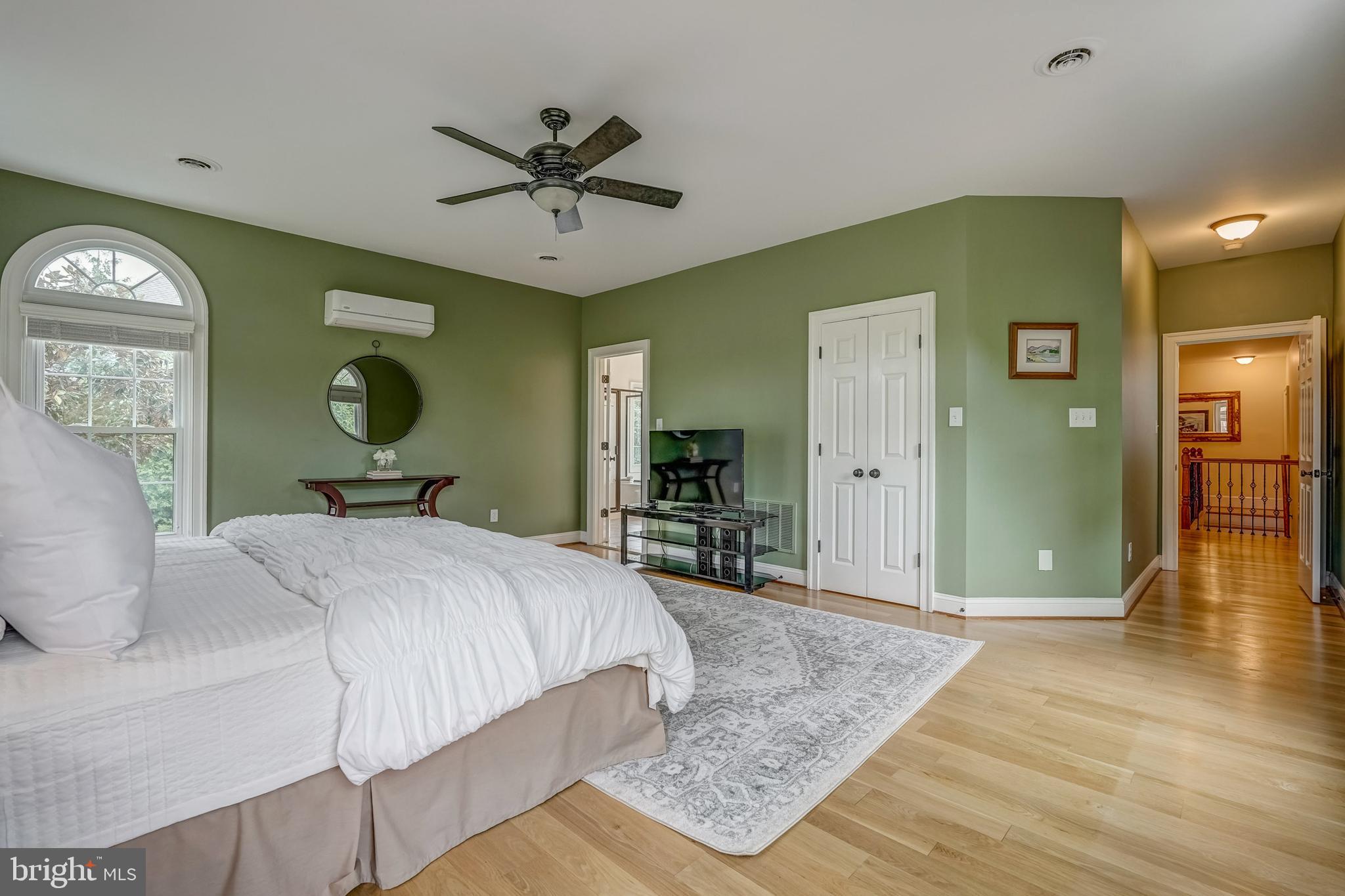 FOUNDERS BRIDGE - Residential