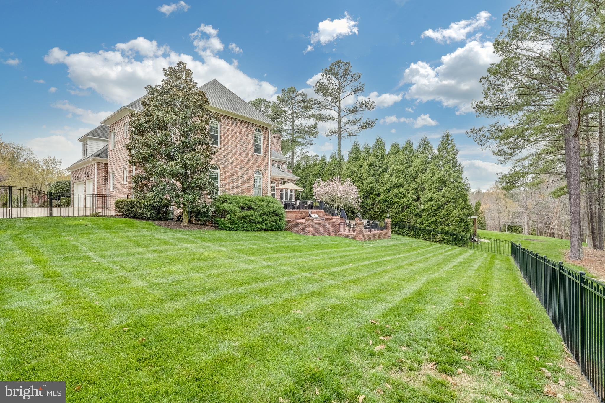 FOUNDERS BRIDGE - Residential