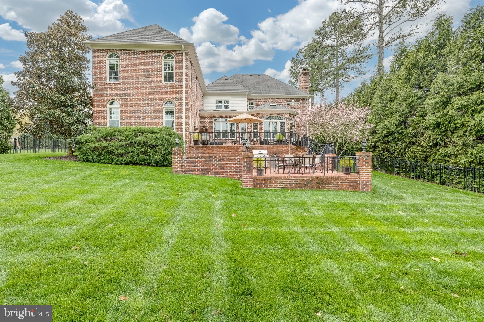 FOUNDERS BRIDGE - Residential