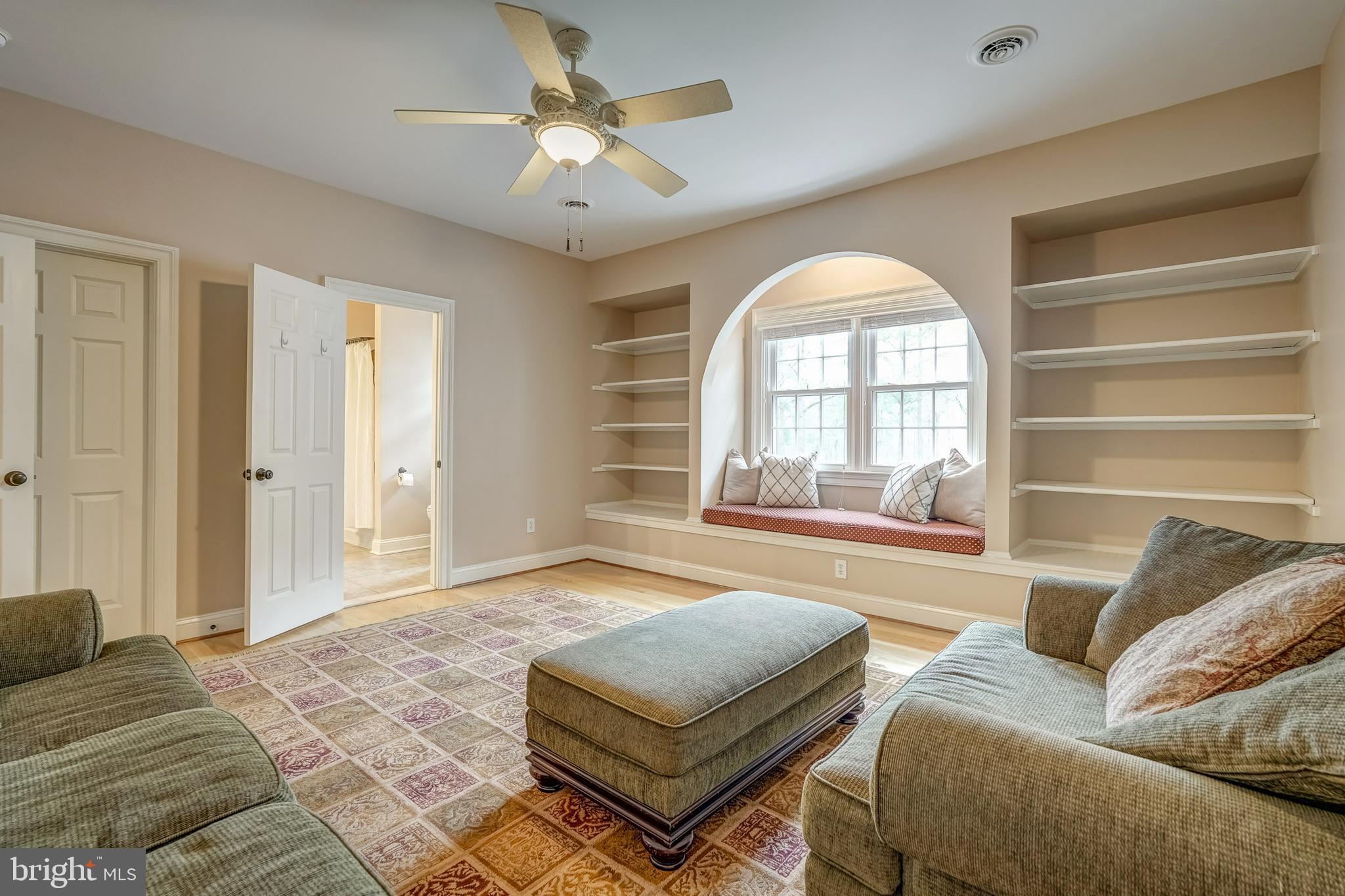 FOUNDERS BRIDGE - Residential