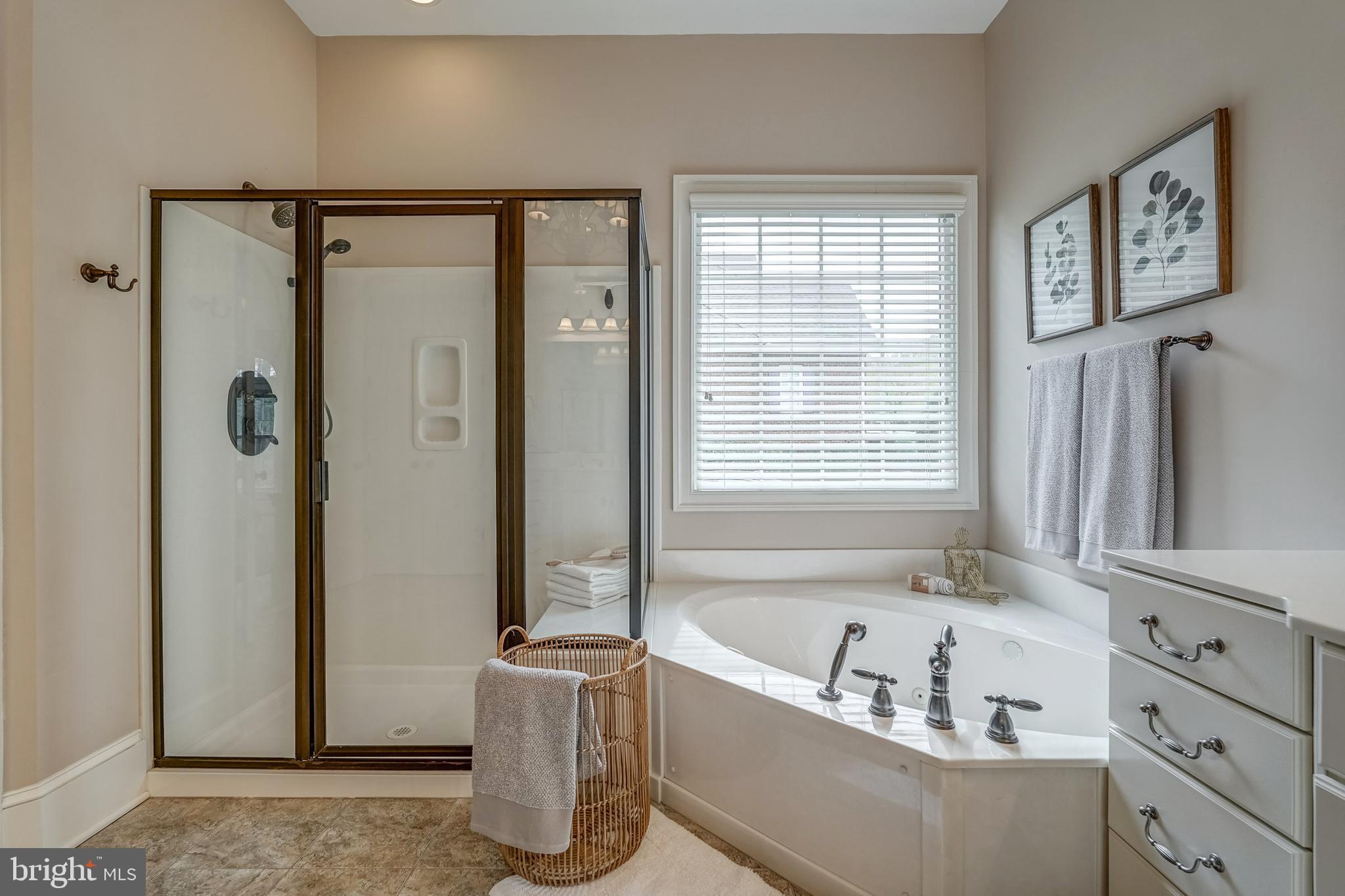 FOUNDERS BRIDGE - Residential