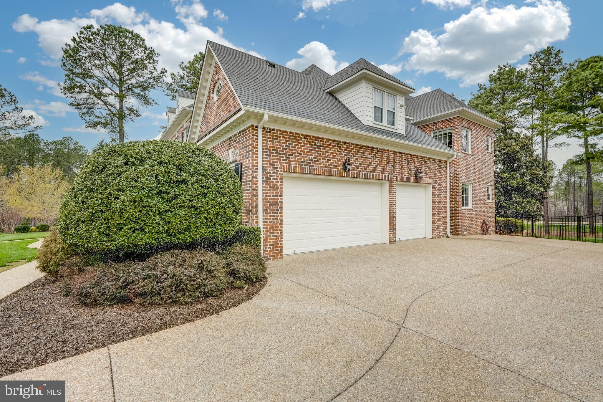 FOUNDERS BRIDGE - Residential