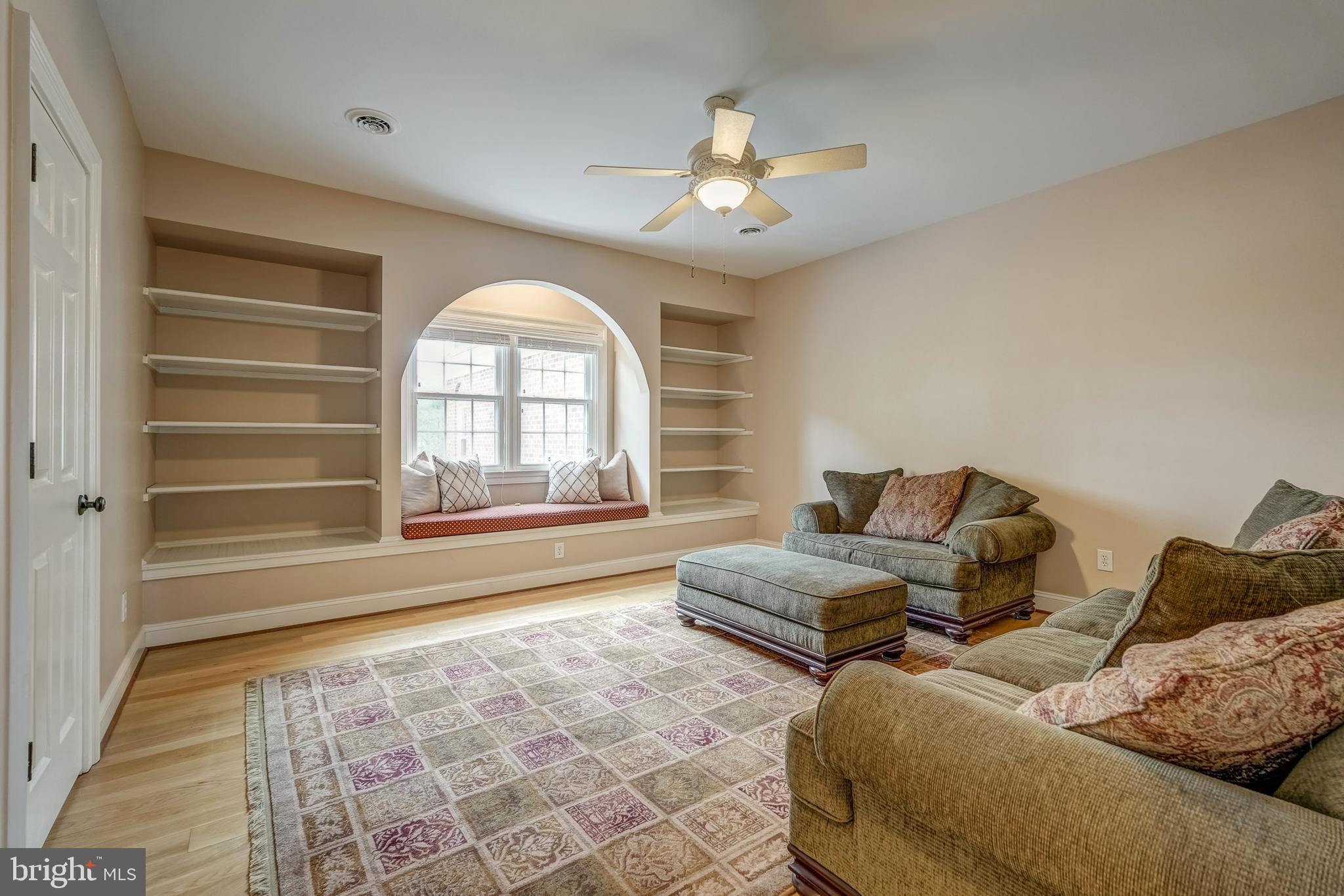 FOUNDERS BRIDGE - Residential