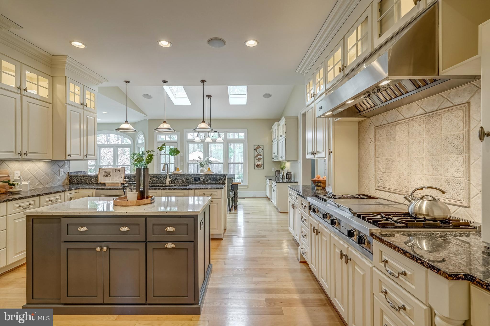 FOUNDERS BRIDGE - Residential