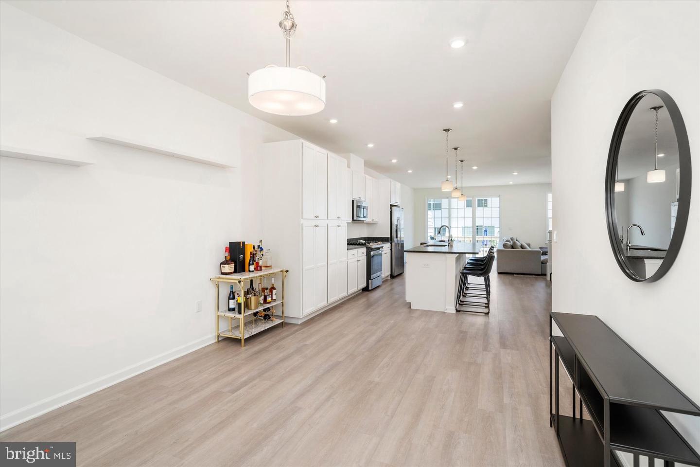 3327 POPLAR PLACE
