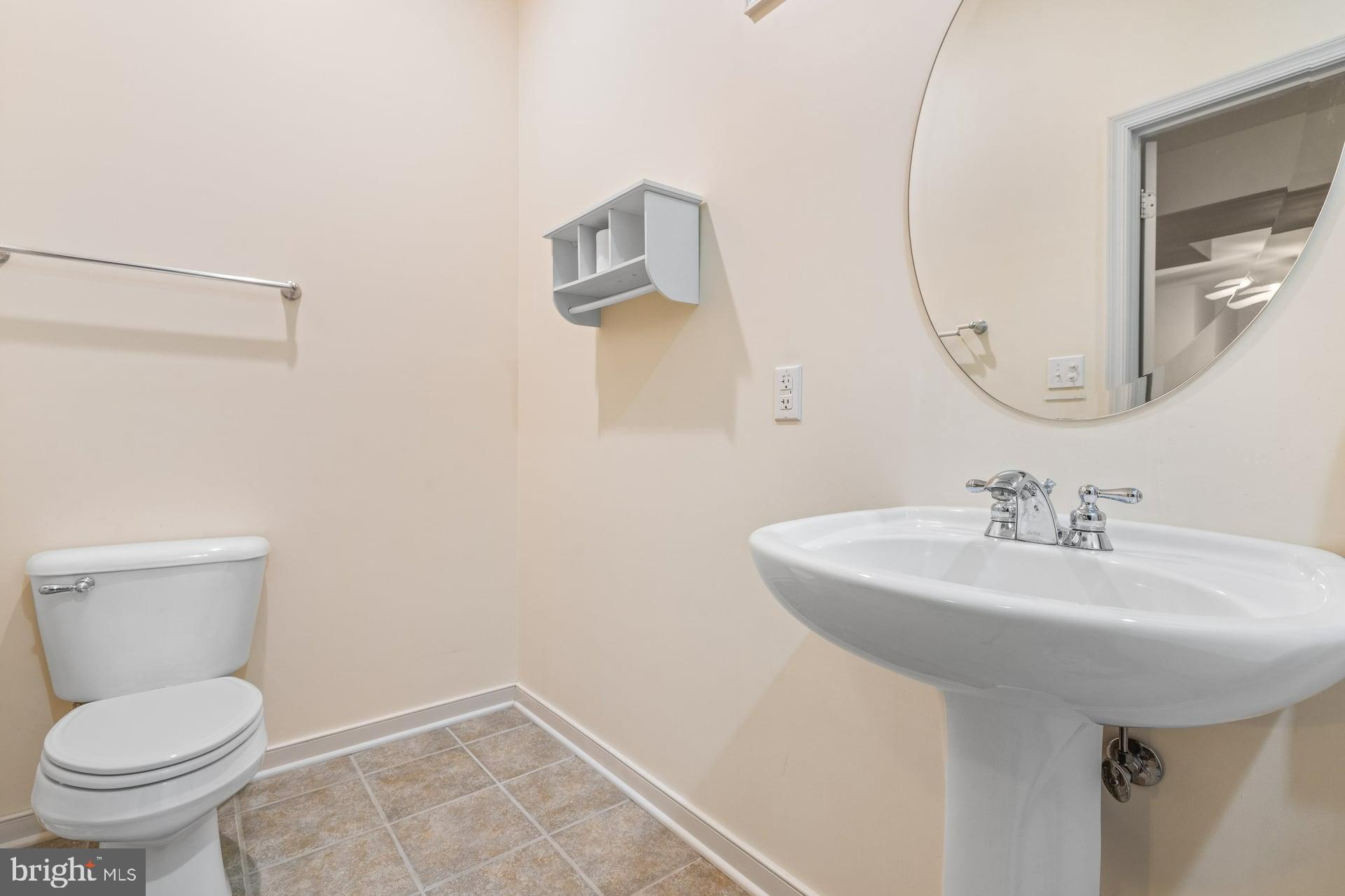 LAKE MONTICELLO - Residential