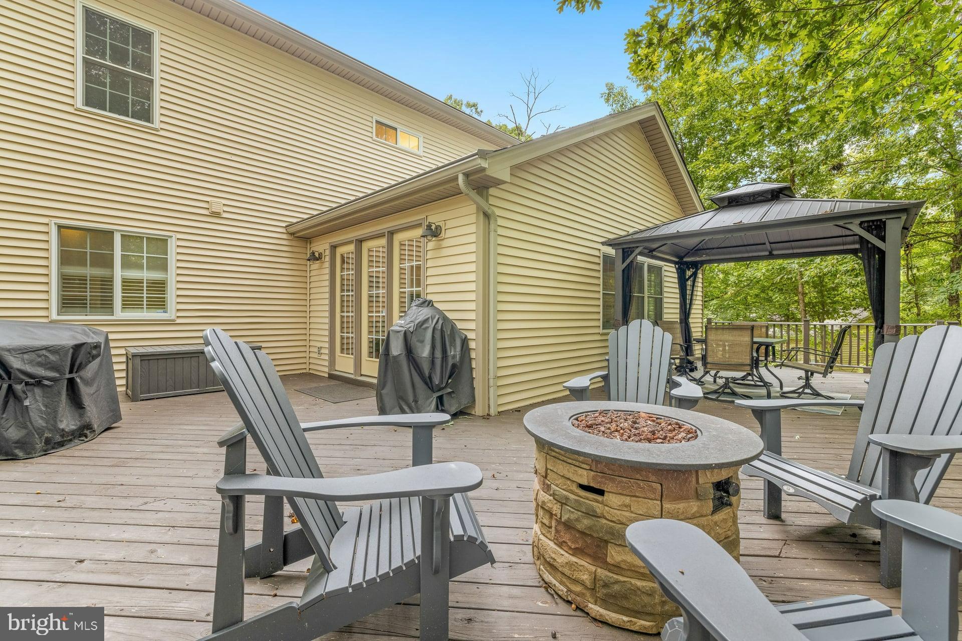 LAKE MONTICELLO - Residential