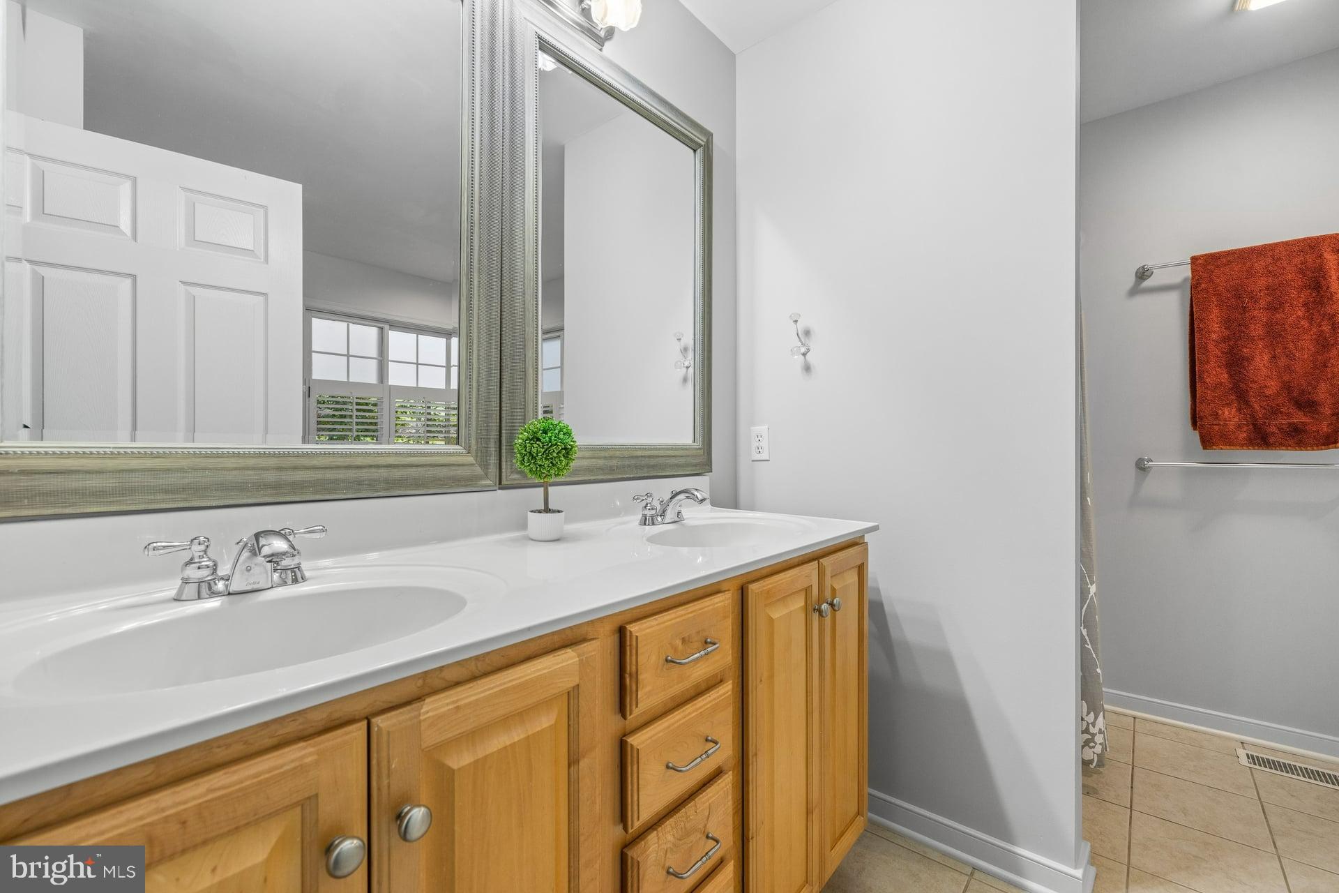 LAKE MONTICELLO - Residential