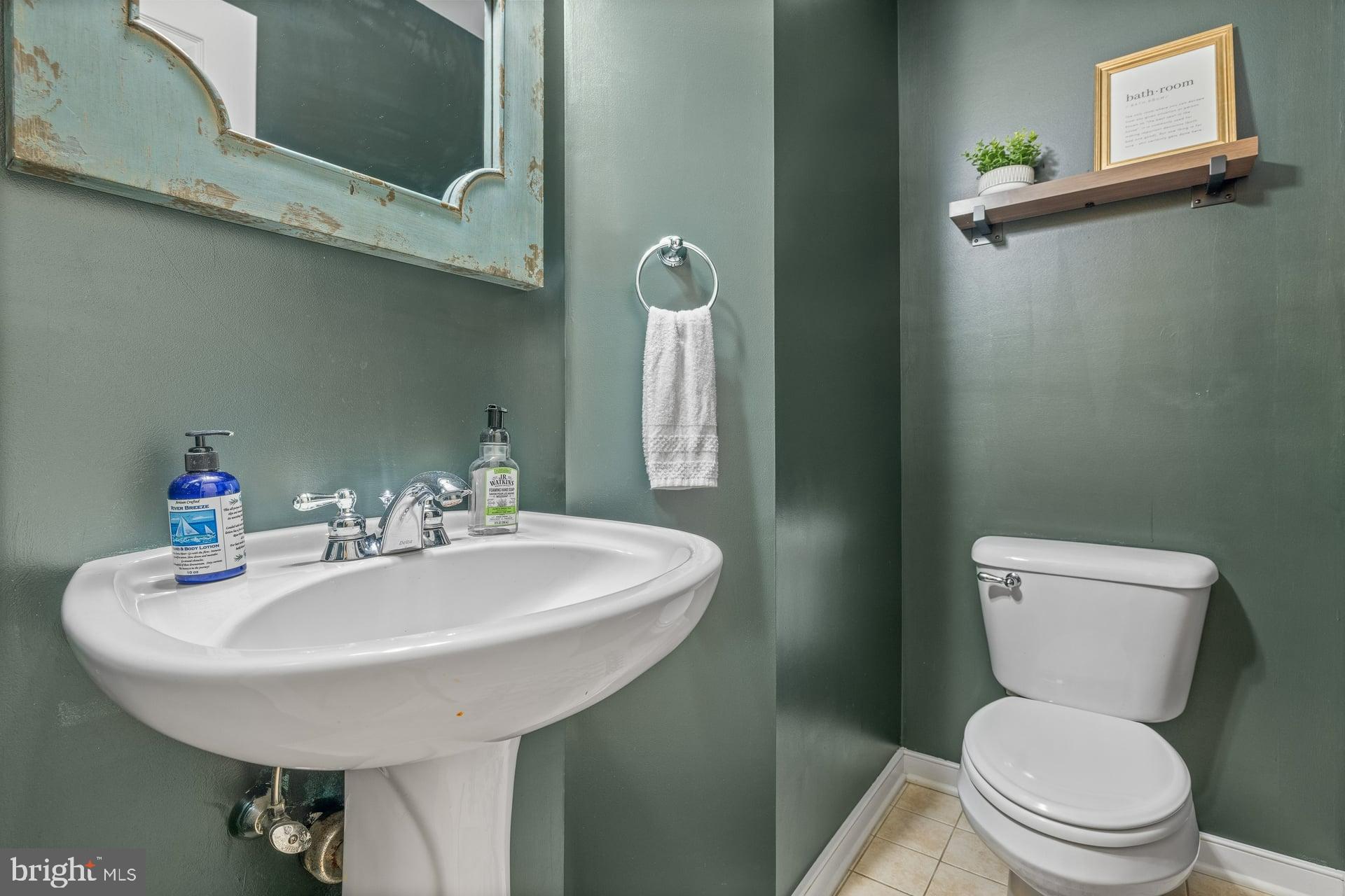 LAKE MONTICELLO - Residential