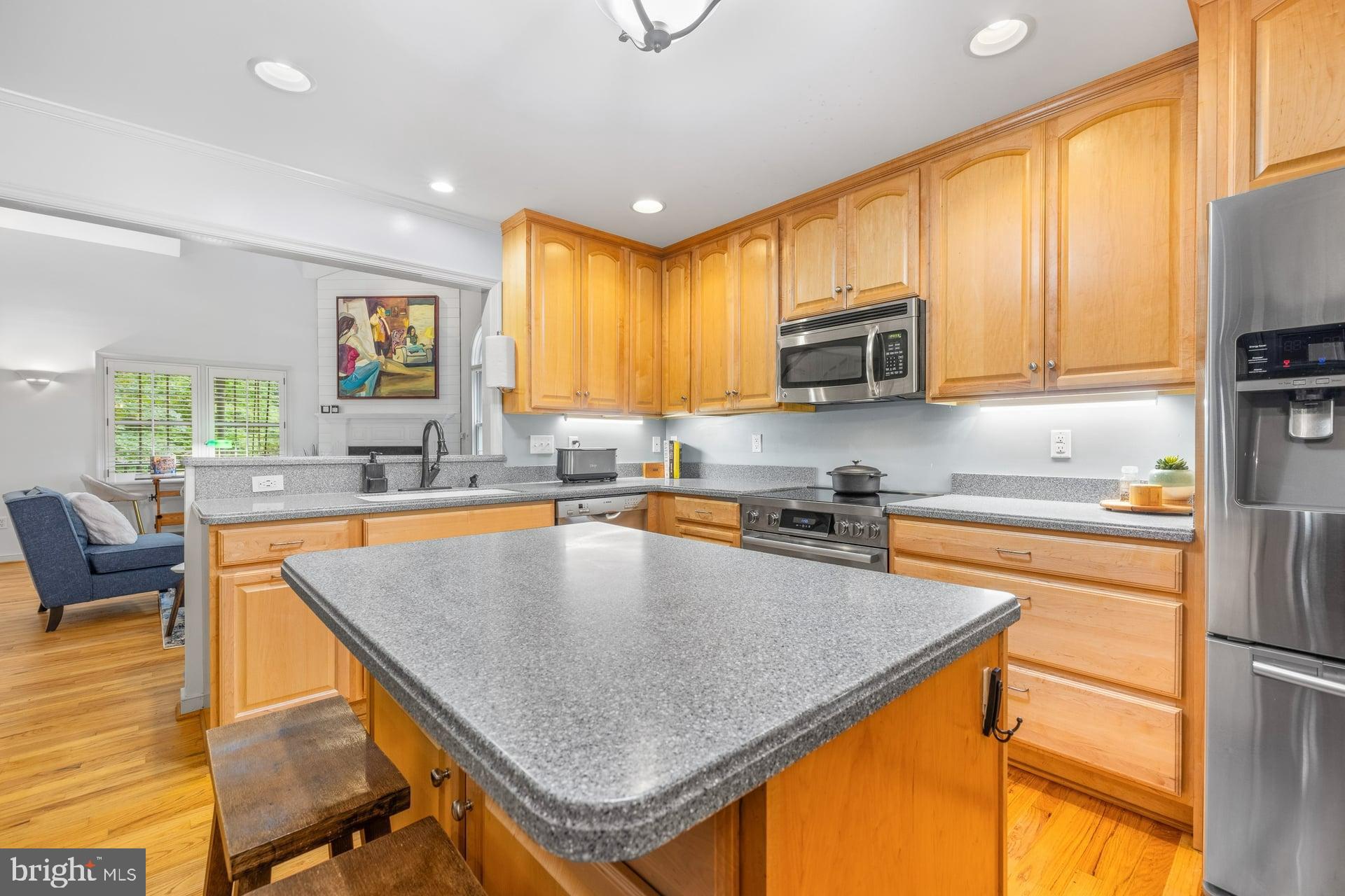 LAKE MONTICELLO - Residential