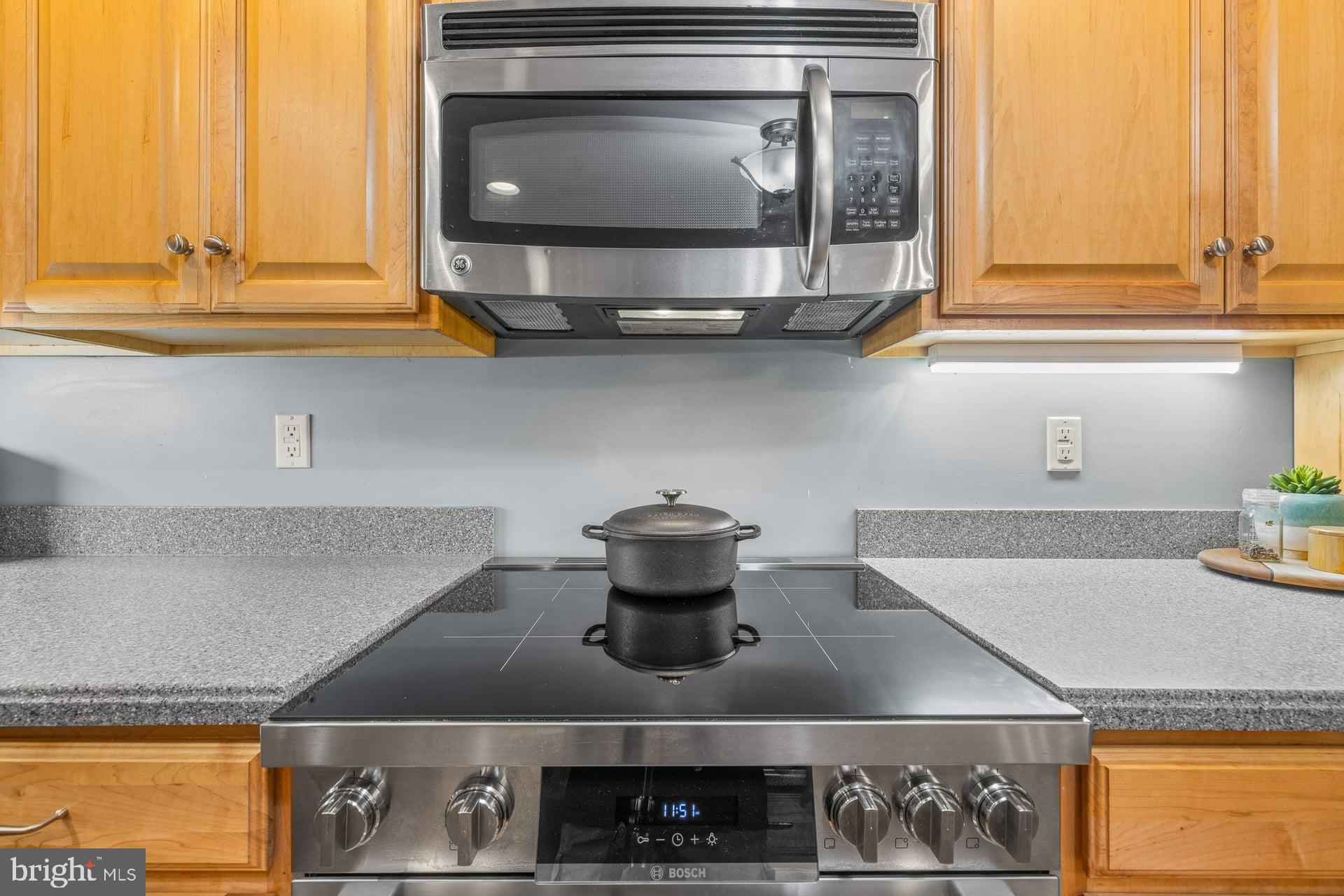 LAKE MONTICELLO - Residential