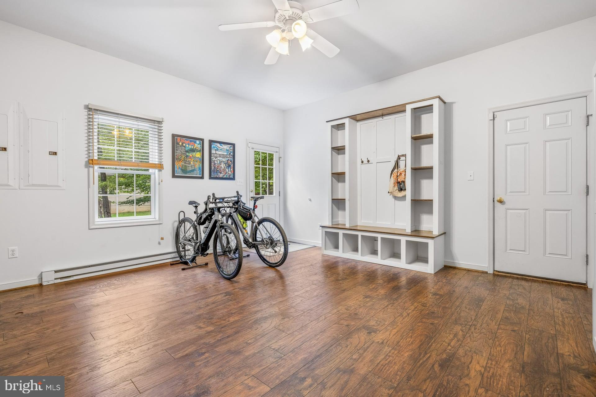 LAKE MONTICELLO - Residential