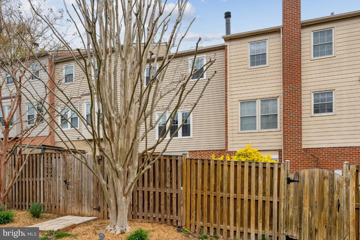 LAKEPOINTE - Residential Lease