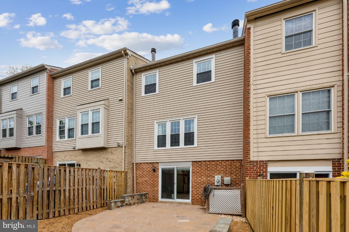 LAKEPOINTE - Residential Lease