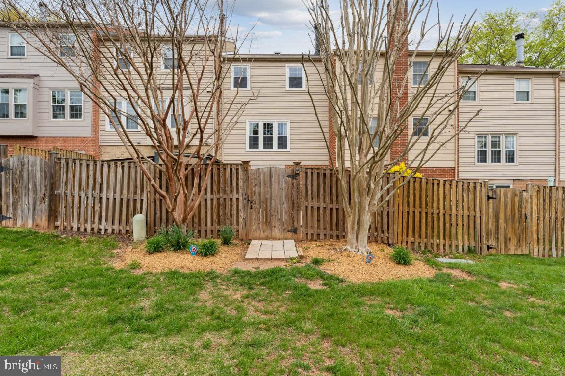 LAKEPOINTE - Residential Lease