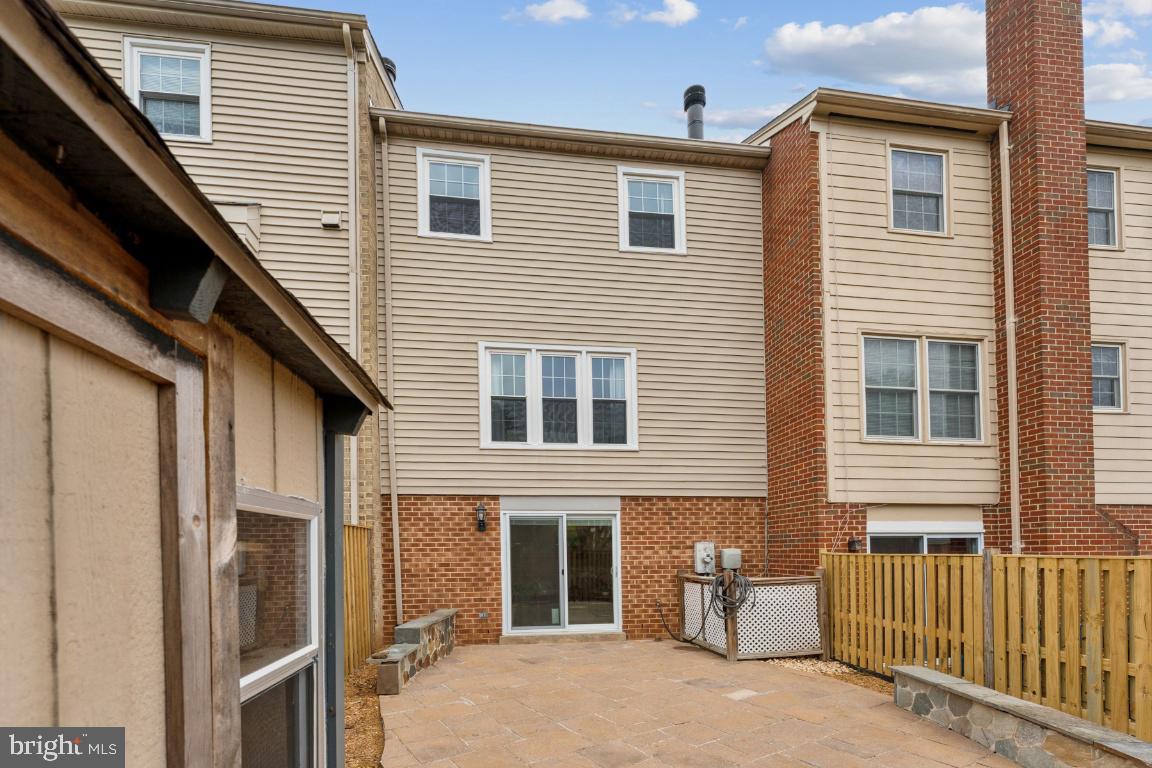 LAKEPOINTE - Residential Lease