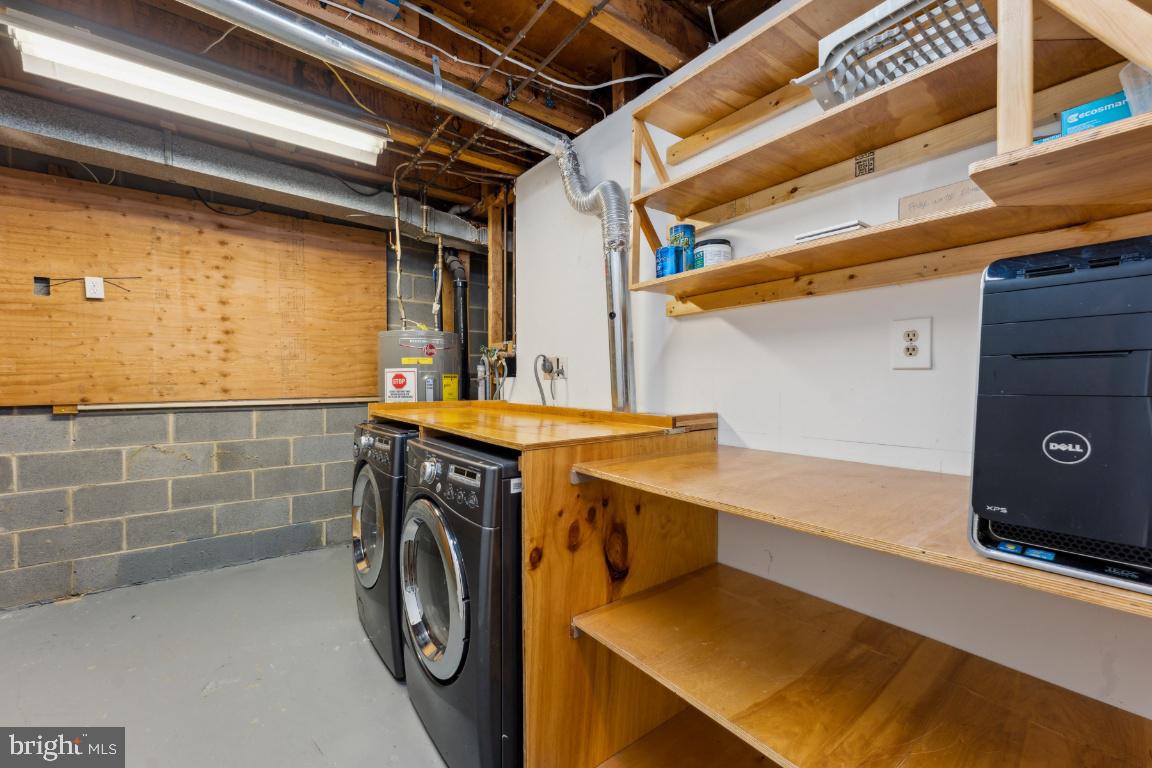 LAKEPOINTE - Residential Lease